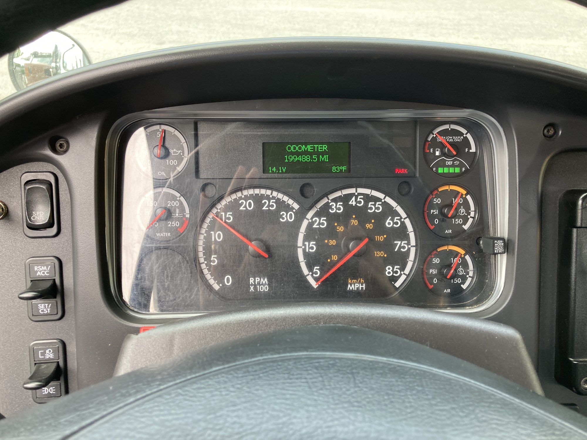 2017 FREIGHTLINER M2 106 - image 4 of 6