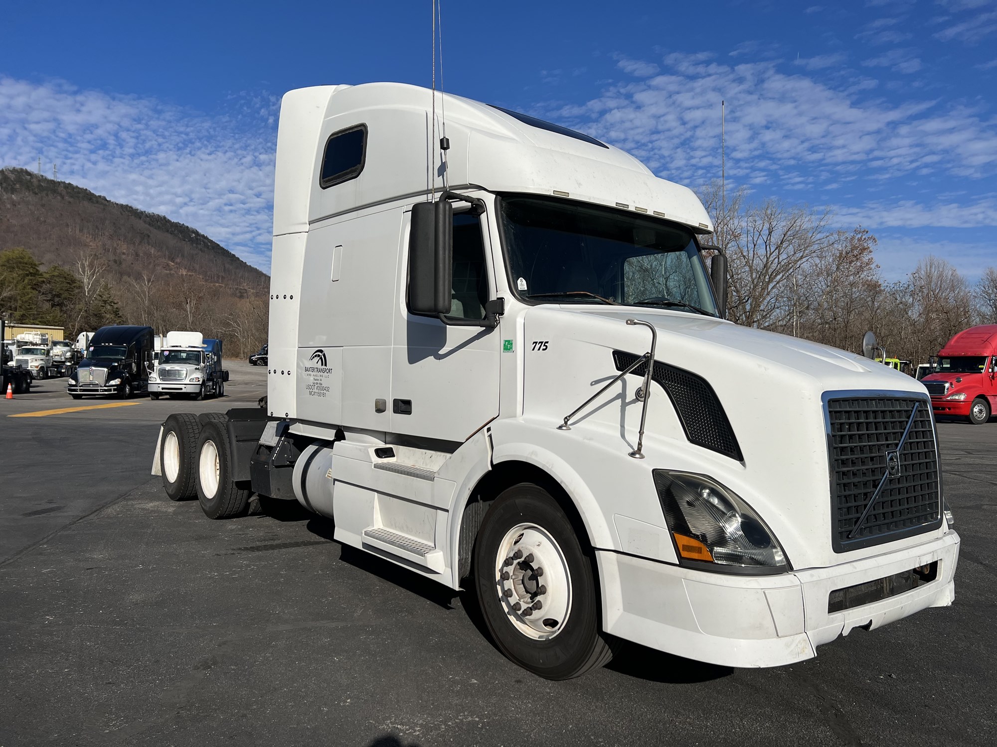 2012 Volvo VNL670 - image 5 of 6