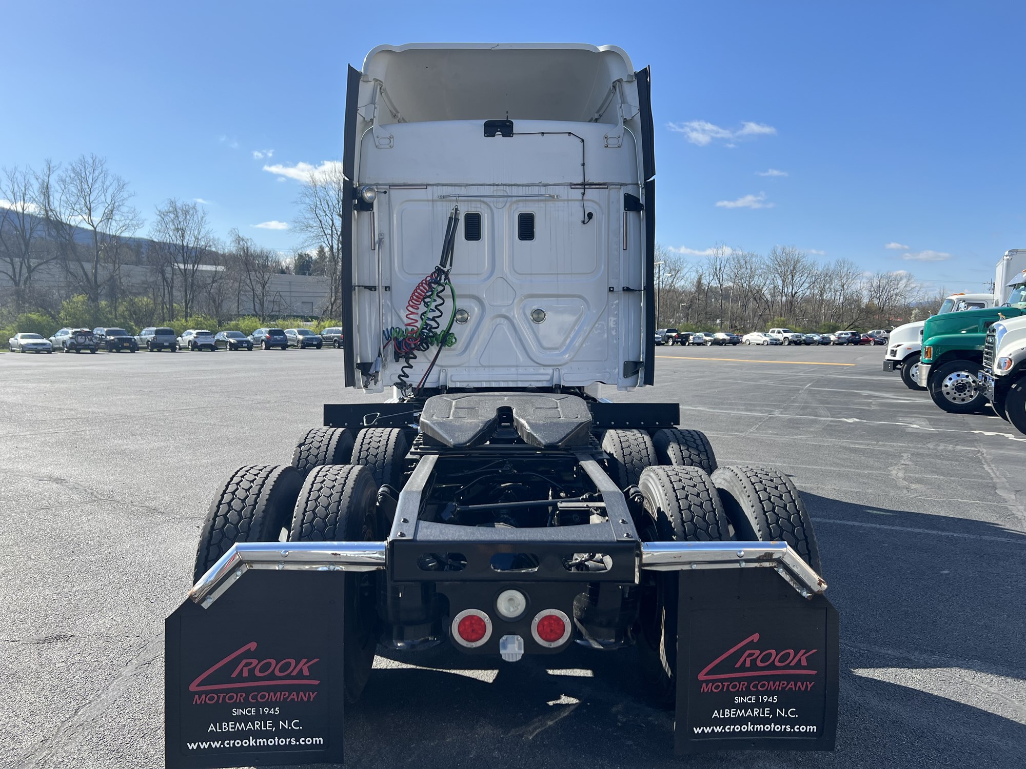 2014 Freightliner CASCADIA 125 - image 3 of 6