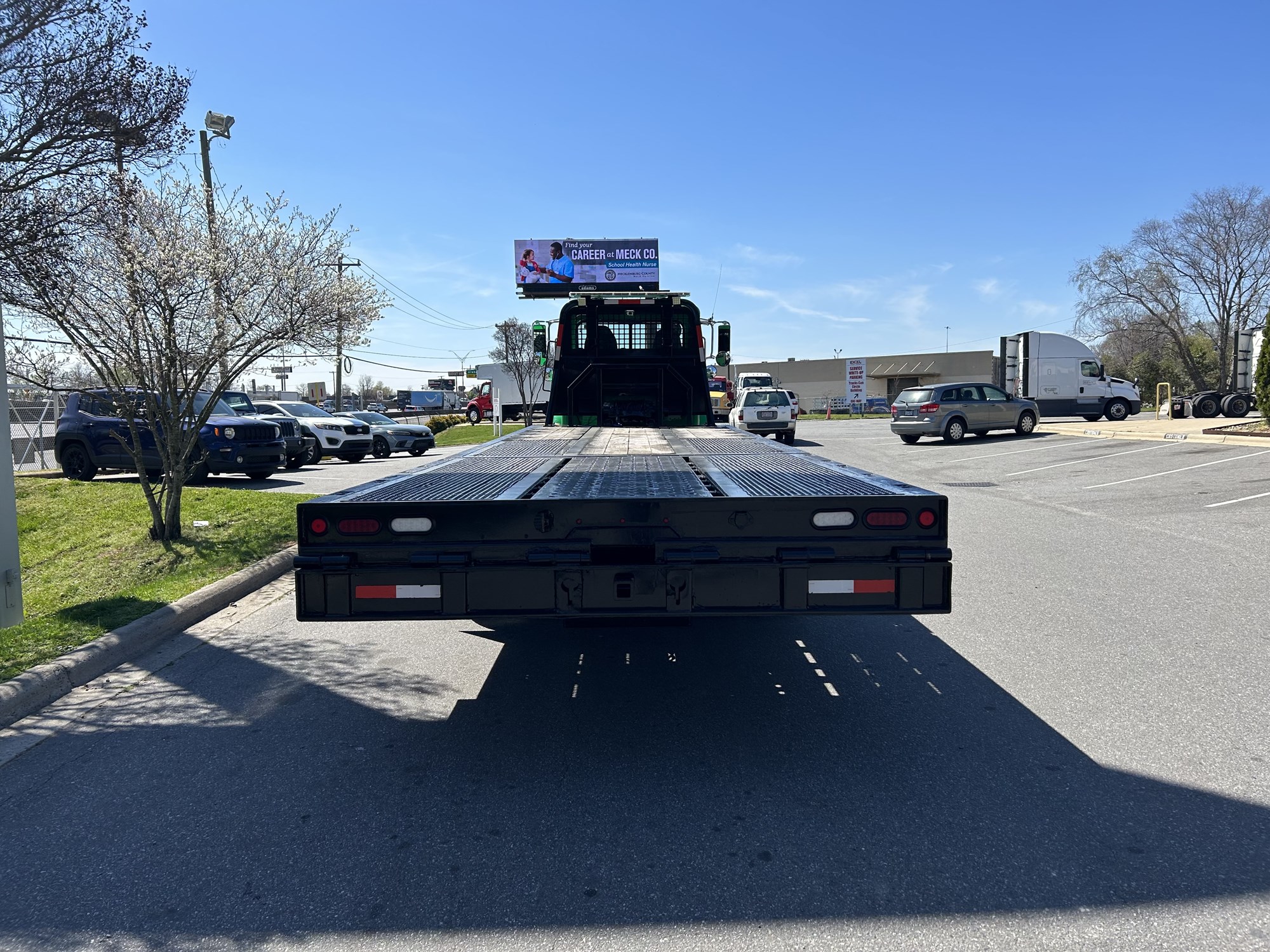 2014 Peterbilt 348 - image 6 of 6