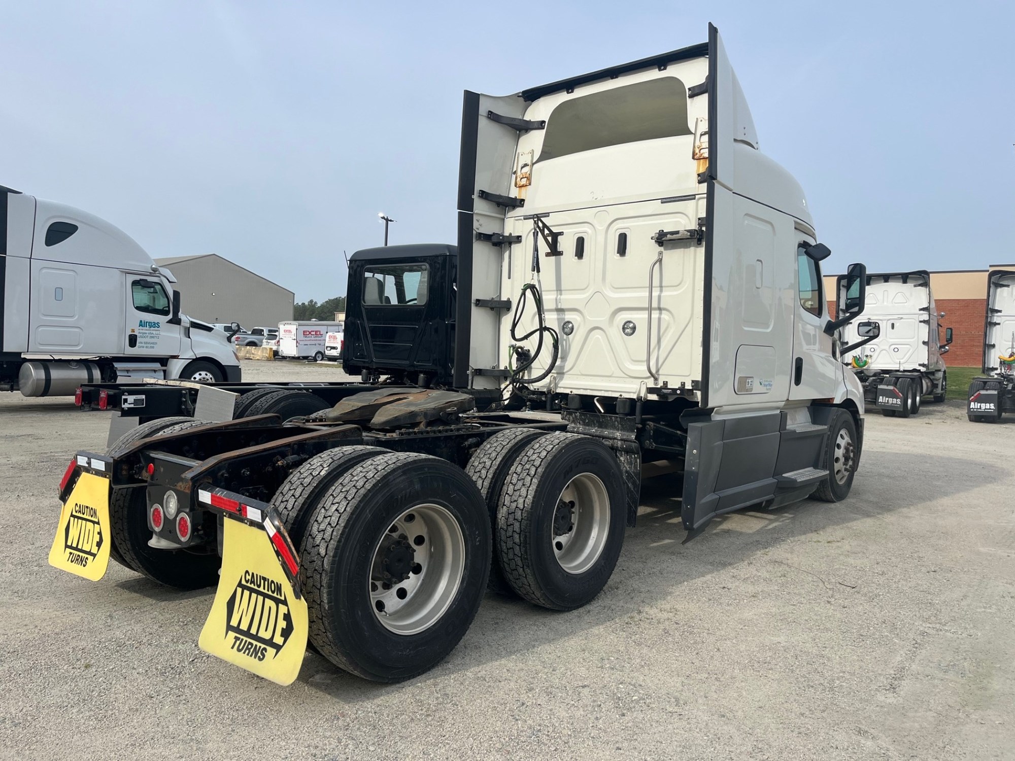 2019 Freightliner Cascadia 116 - image 5 of 6