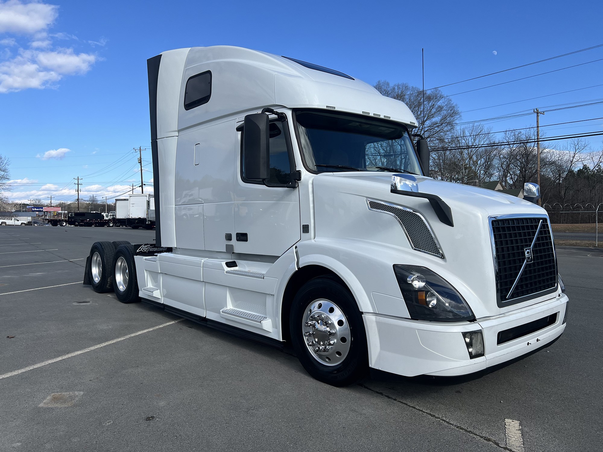 2018 Volvo Truck VNL - image 2 of 6