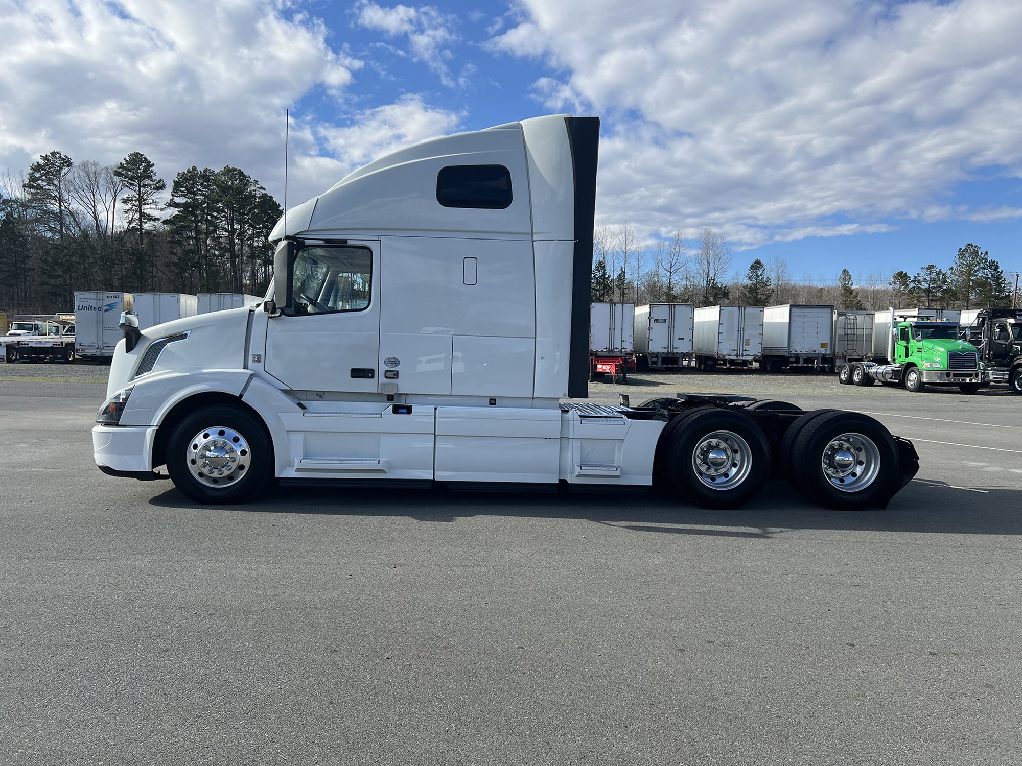 2018 Volvo Truck VNL - image 6 of 6