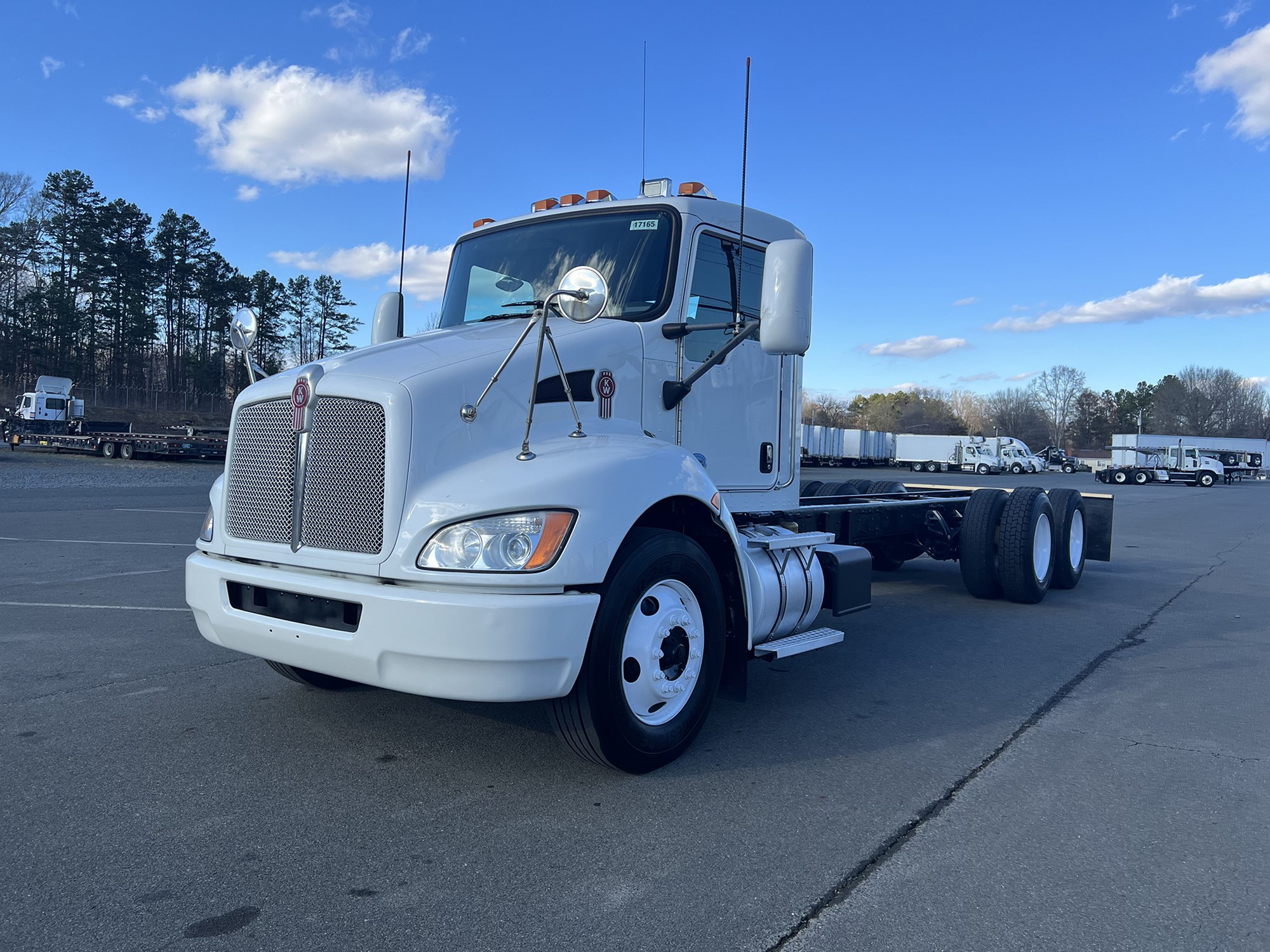 2014 Kenworth T3 Series - image 1 of 6