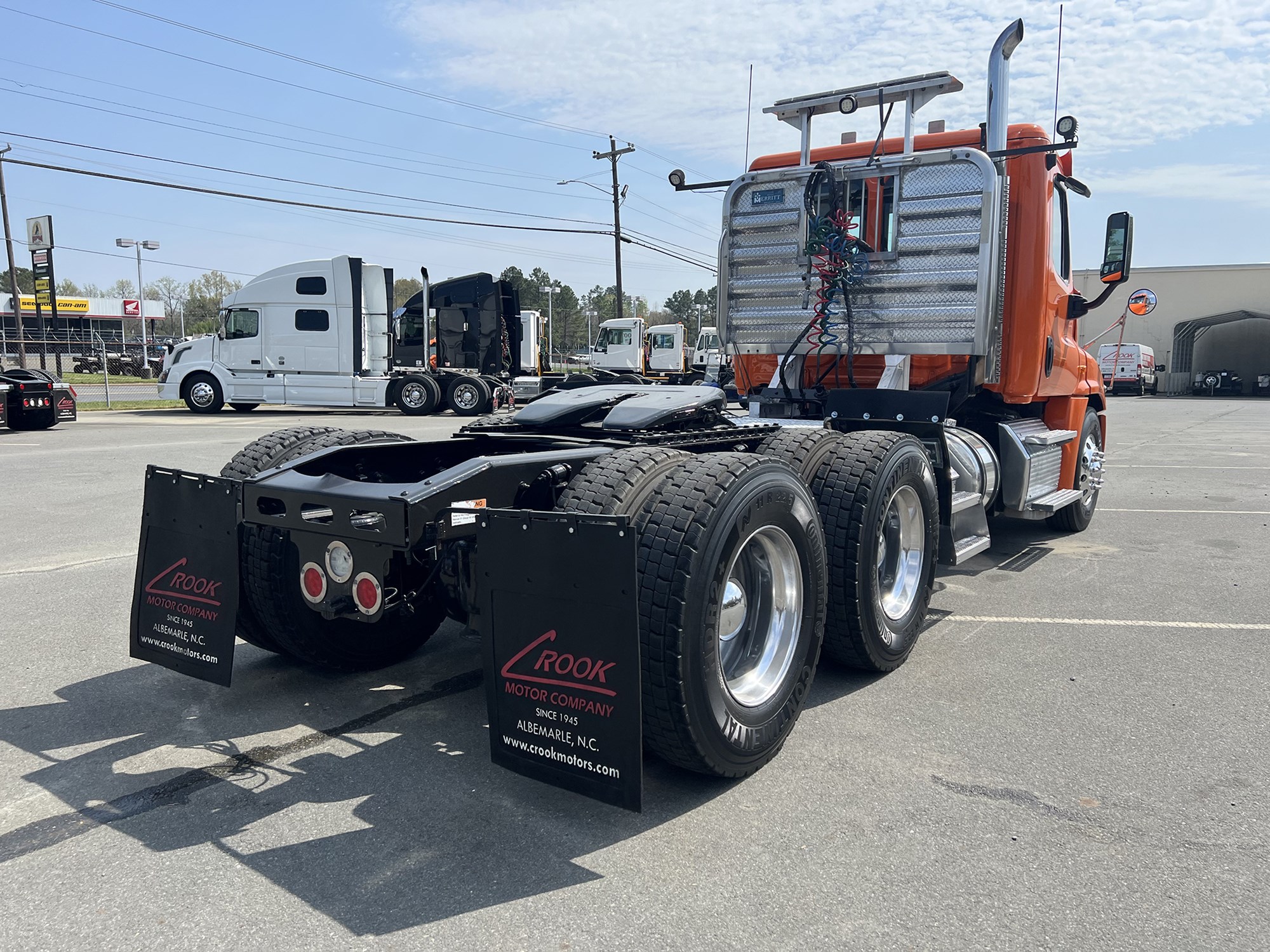 2017 Freightliner Cascadia 125 - image 4 of 6