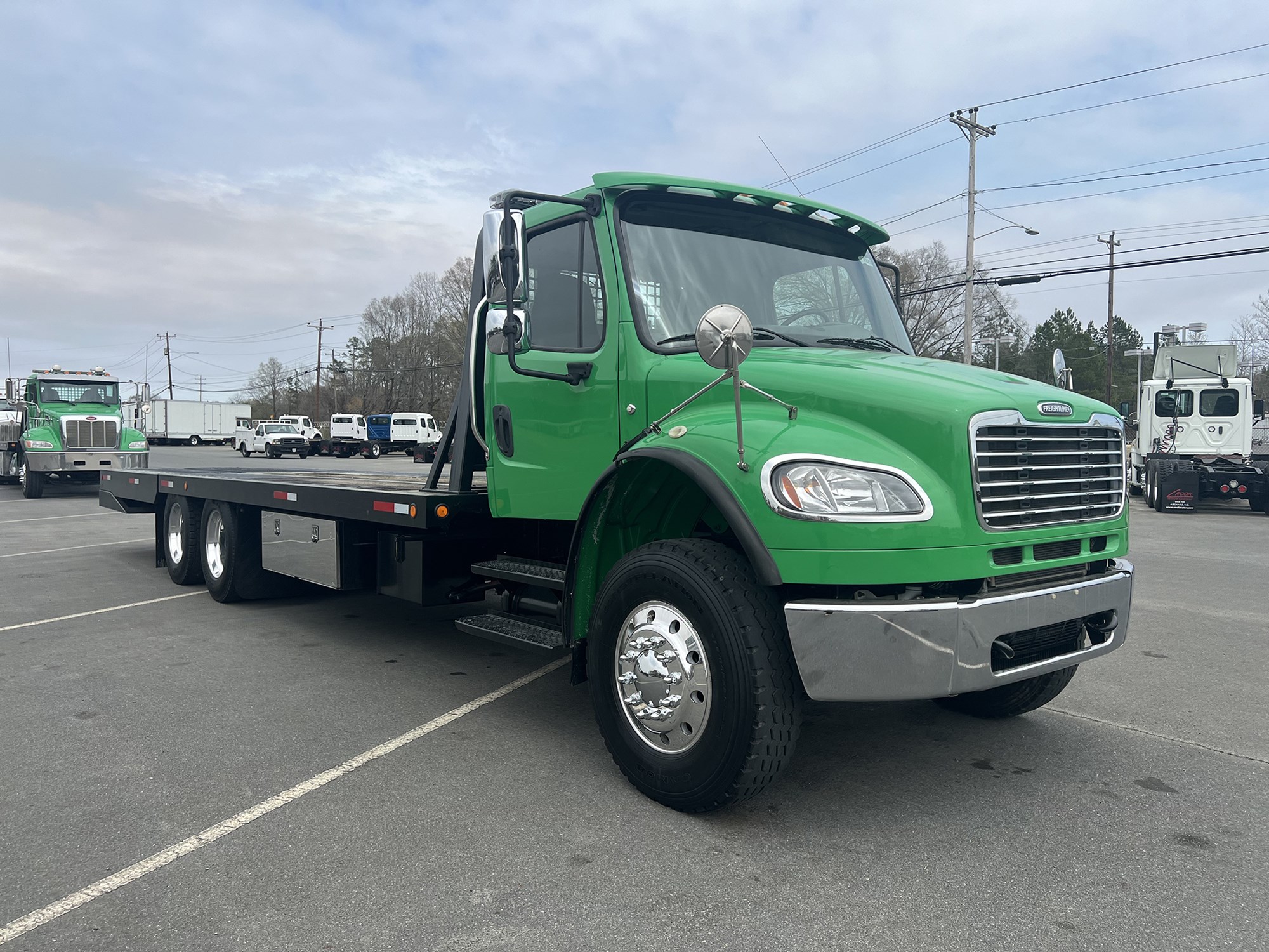 2014 FREIGHTLINER M2 - image 2 of 6