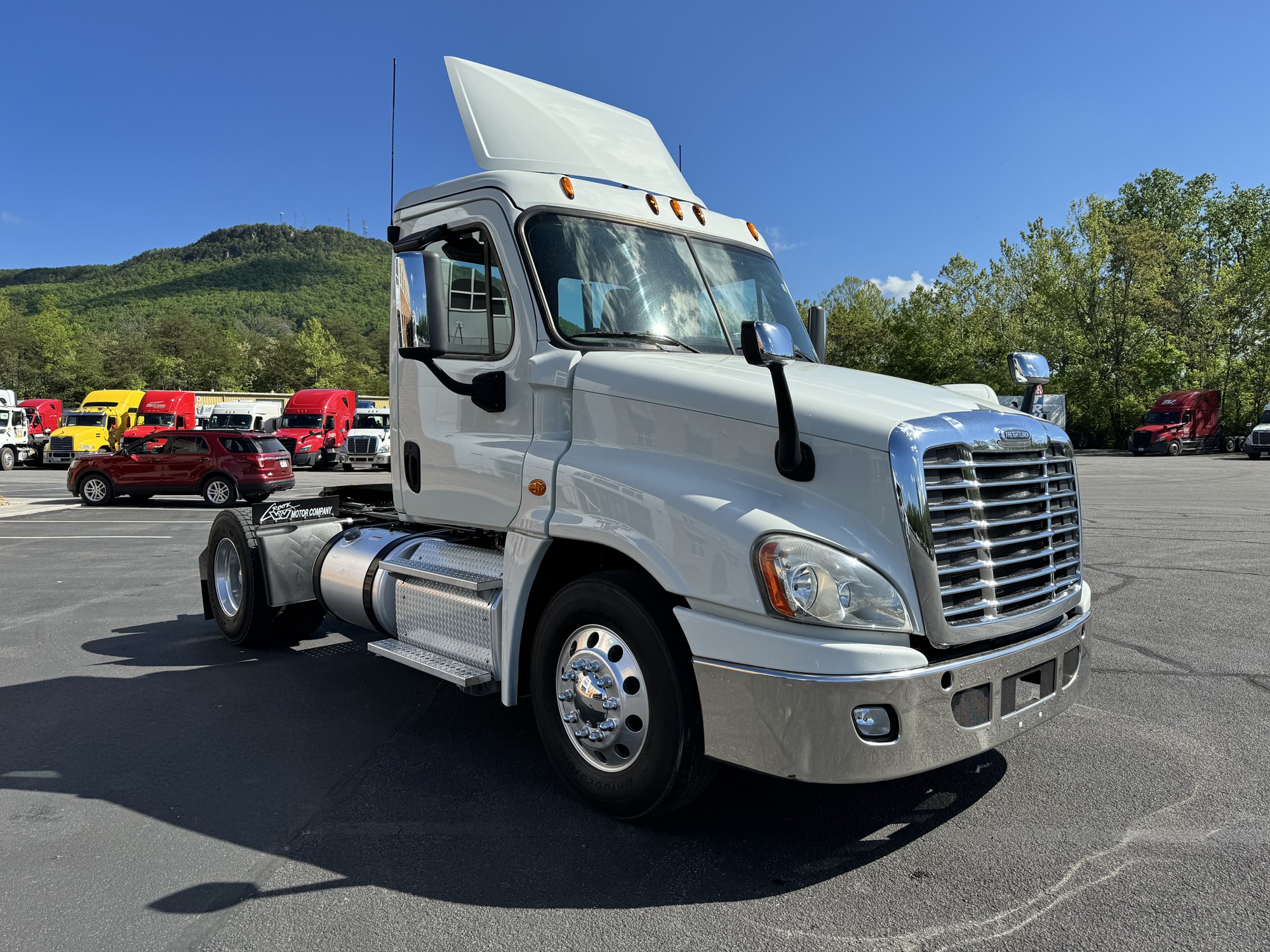 2015 Freightliner Cascadia 125 - image 5 of 6