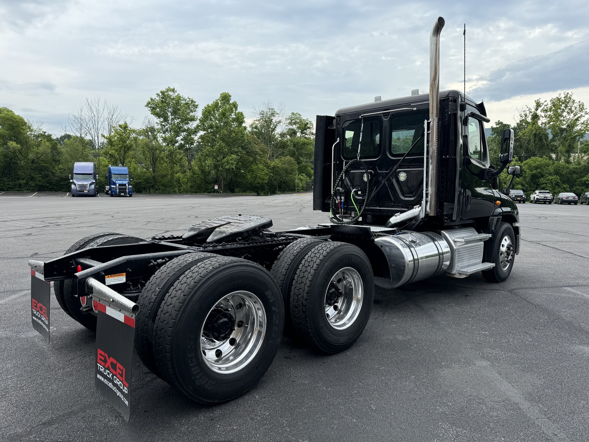 2014 FREIGHTLINER CASCADIA 125 - image 4 of 6