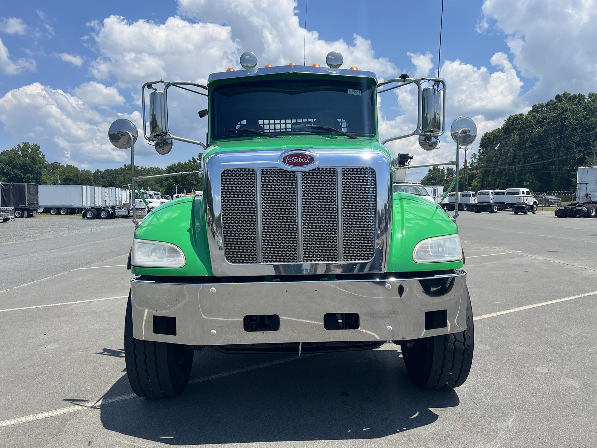 2016 Peterbilt 348 - image 2 of 6