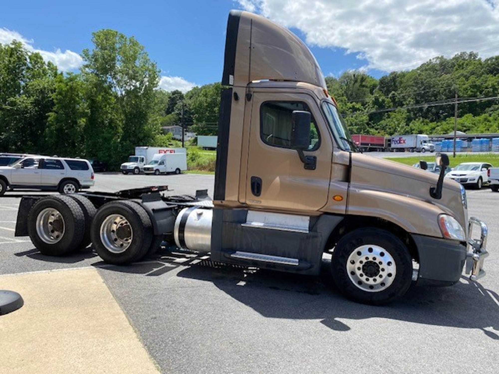 2017 FREIGHTLINER CASCADIA 125 - image 5 of 6