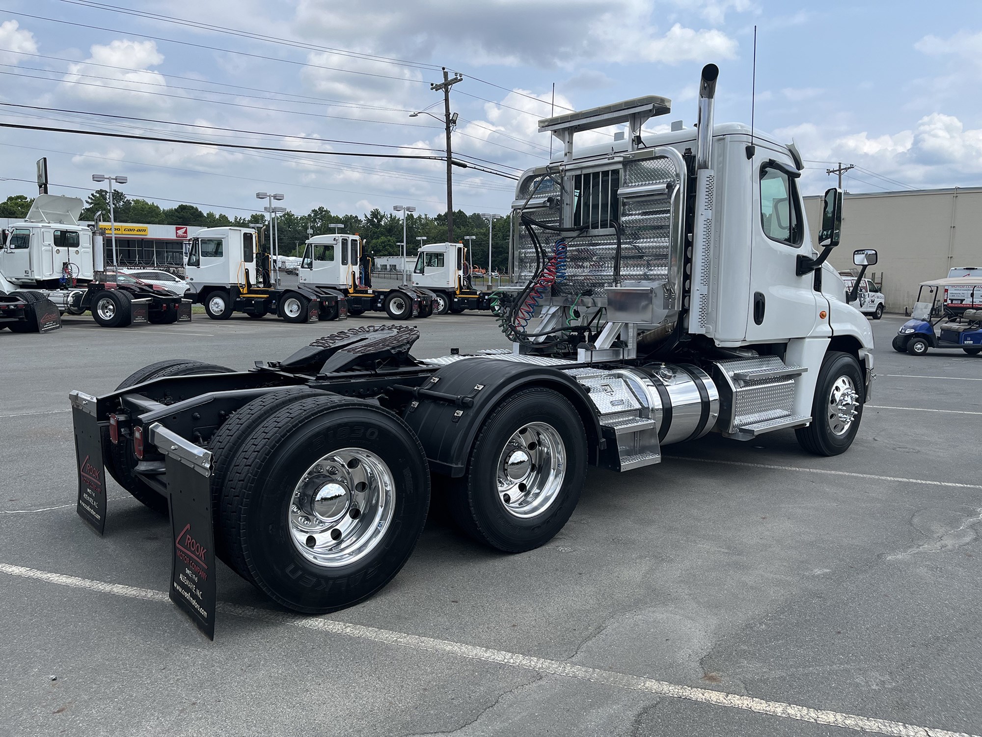 2016 Freightliner Cascadia 125 - image 5 of 6