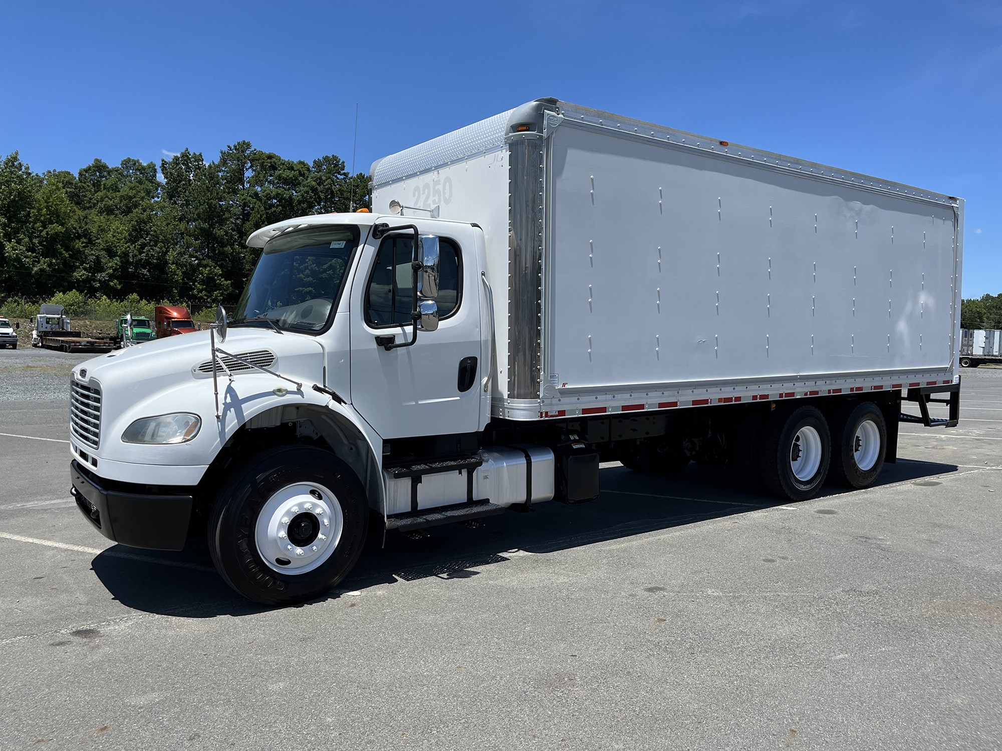 2016 Freightliner M2 - image 1 of 6