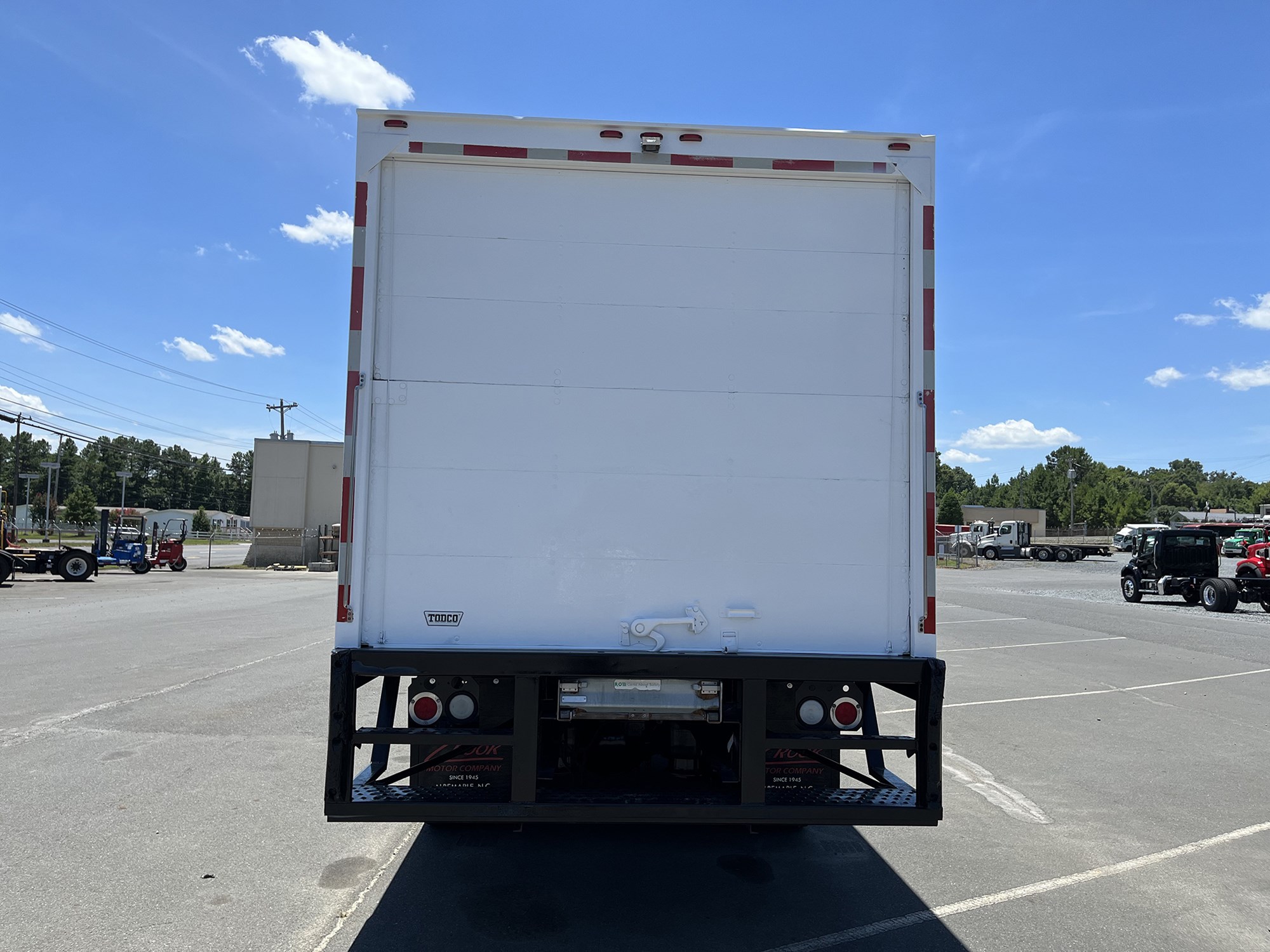 2016 Freightliner M2 - image 4 of 6