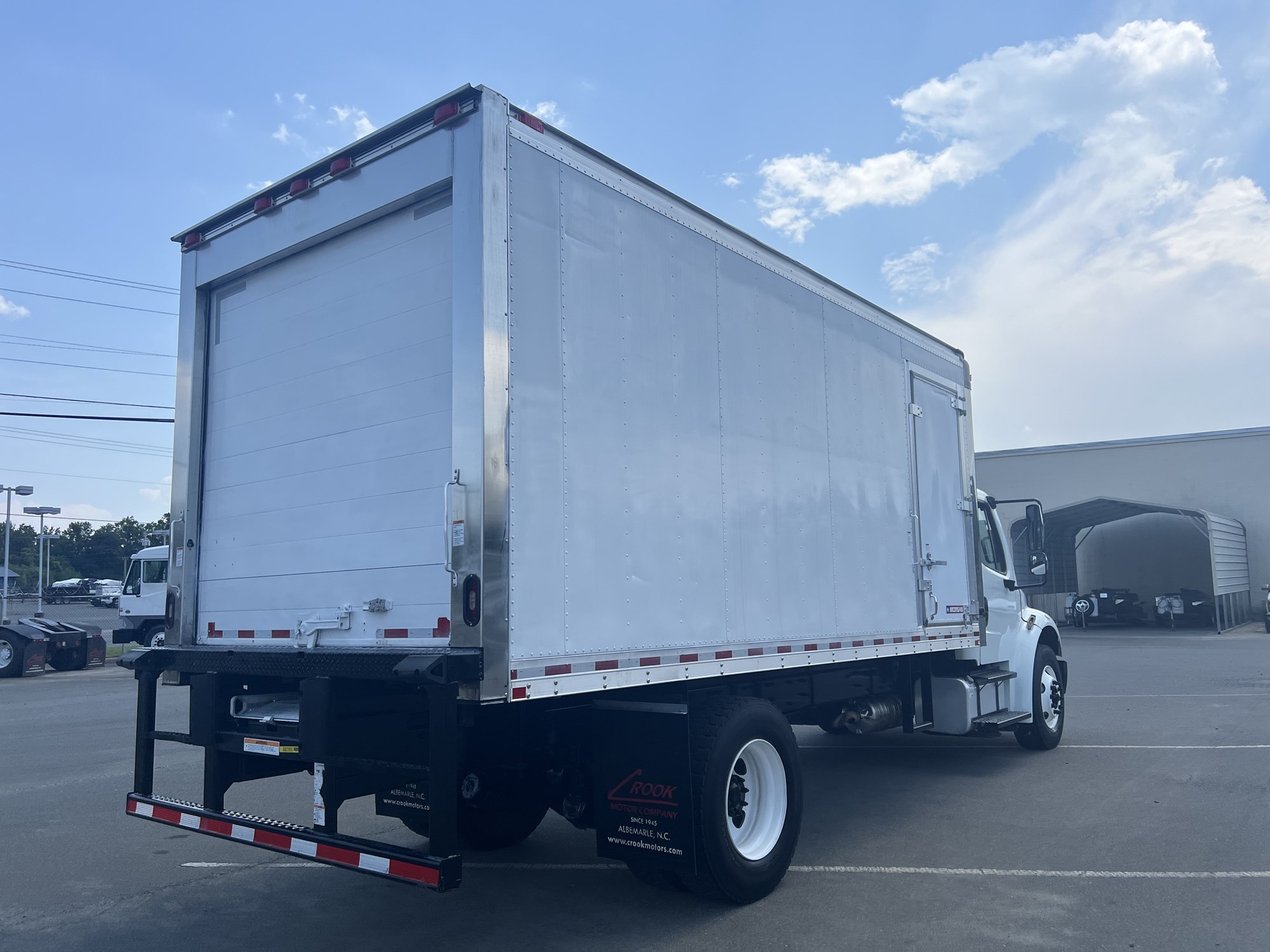 2018 Freightliner M2 - image 5 of 6