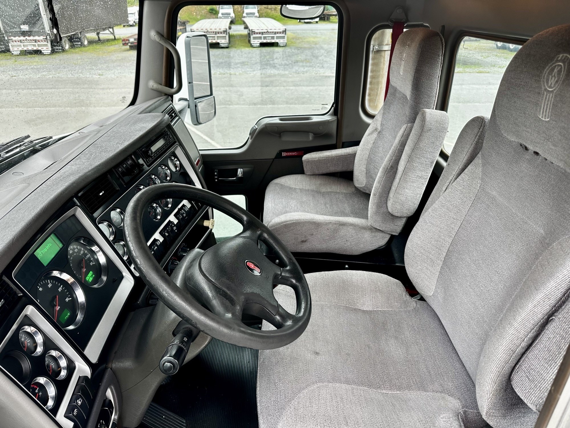 2014 Kenworth T800 - image 6 of 6