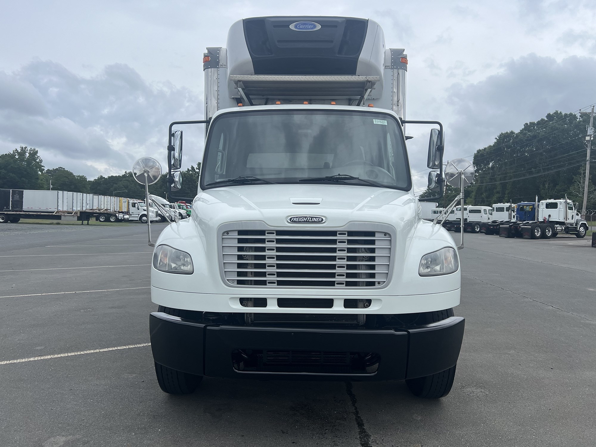 2018 Freightliner M2 - image 2 of 6