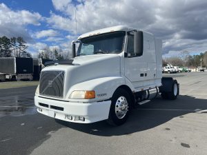 2000 Volvo VNL 1712692255695