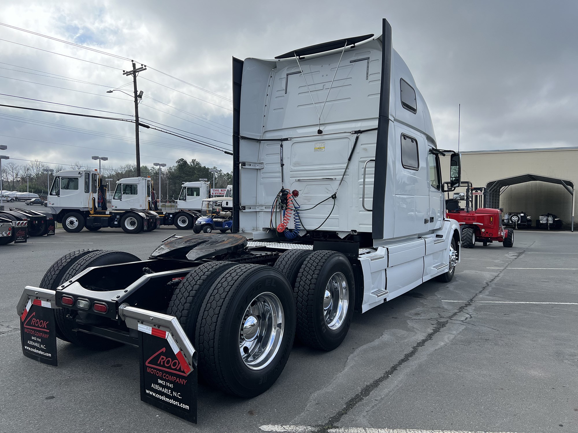 2017 Volvo VNL - image 4 of 6