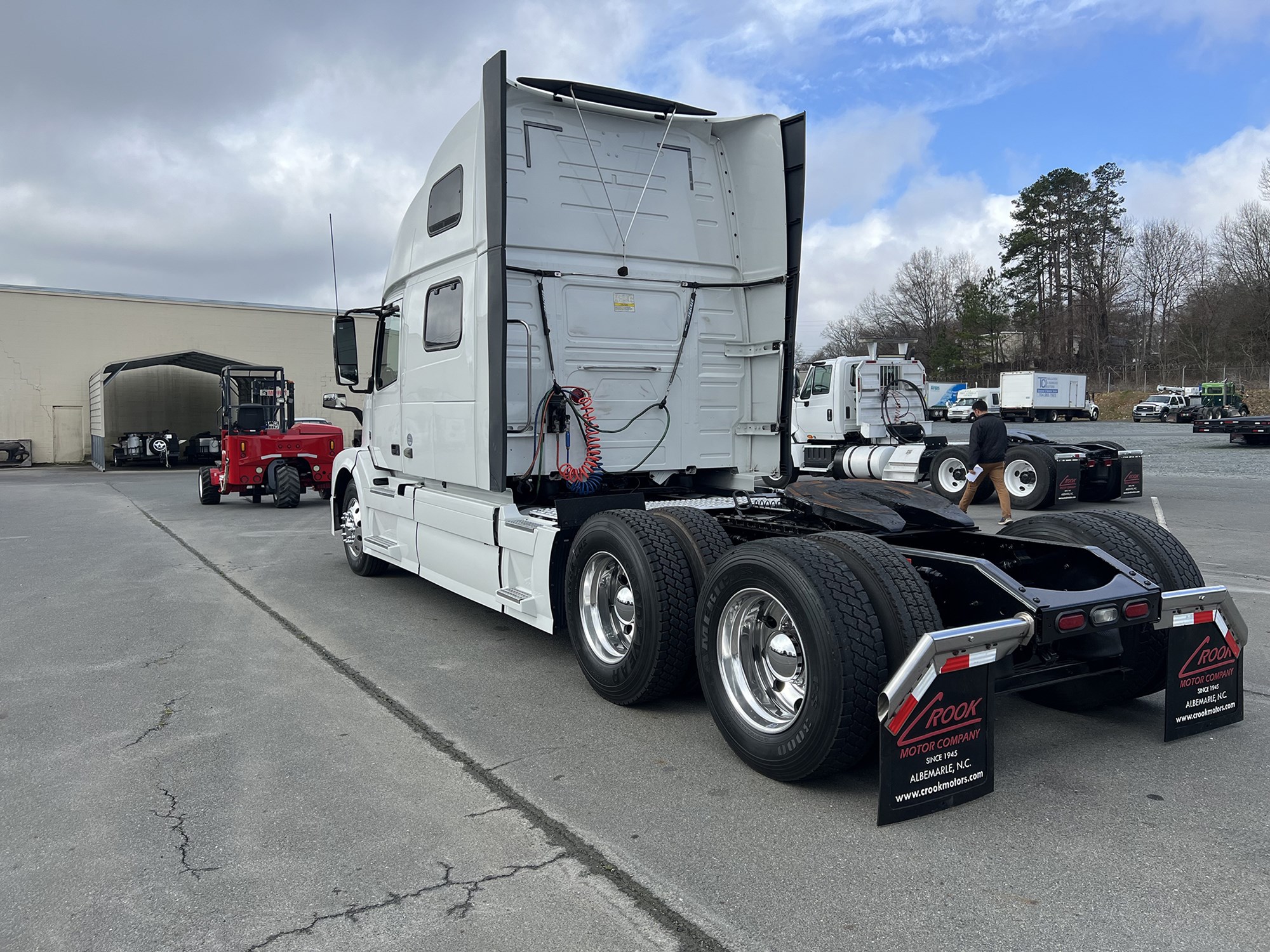 2017 Volvo VNL - image 6 of 6