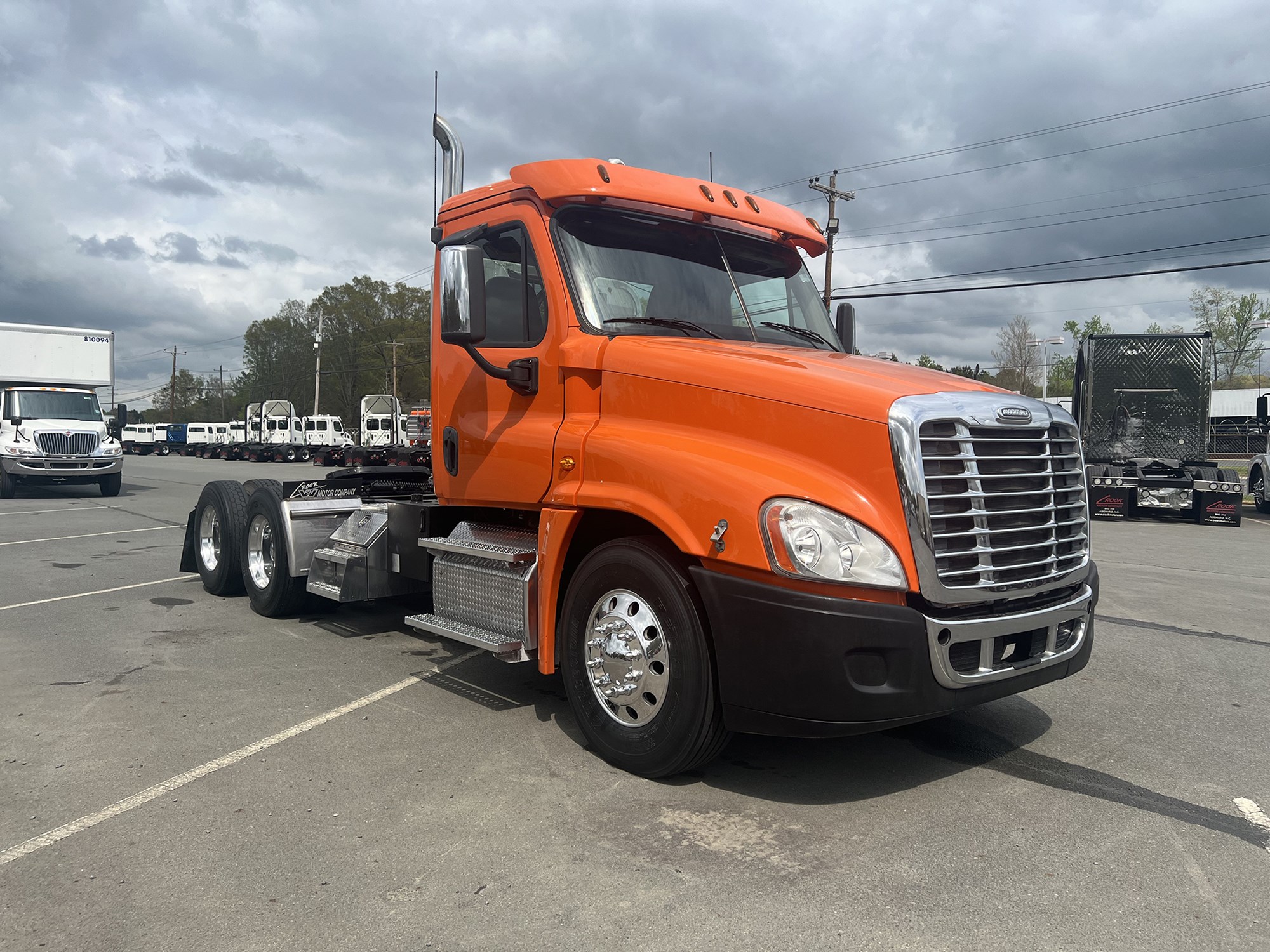 2015 Freightliner Cascadia - image 2 of 6