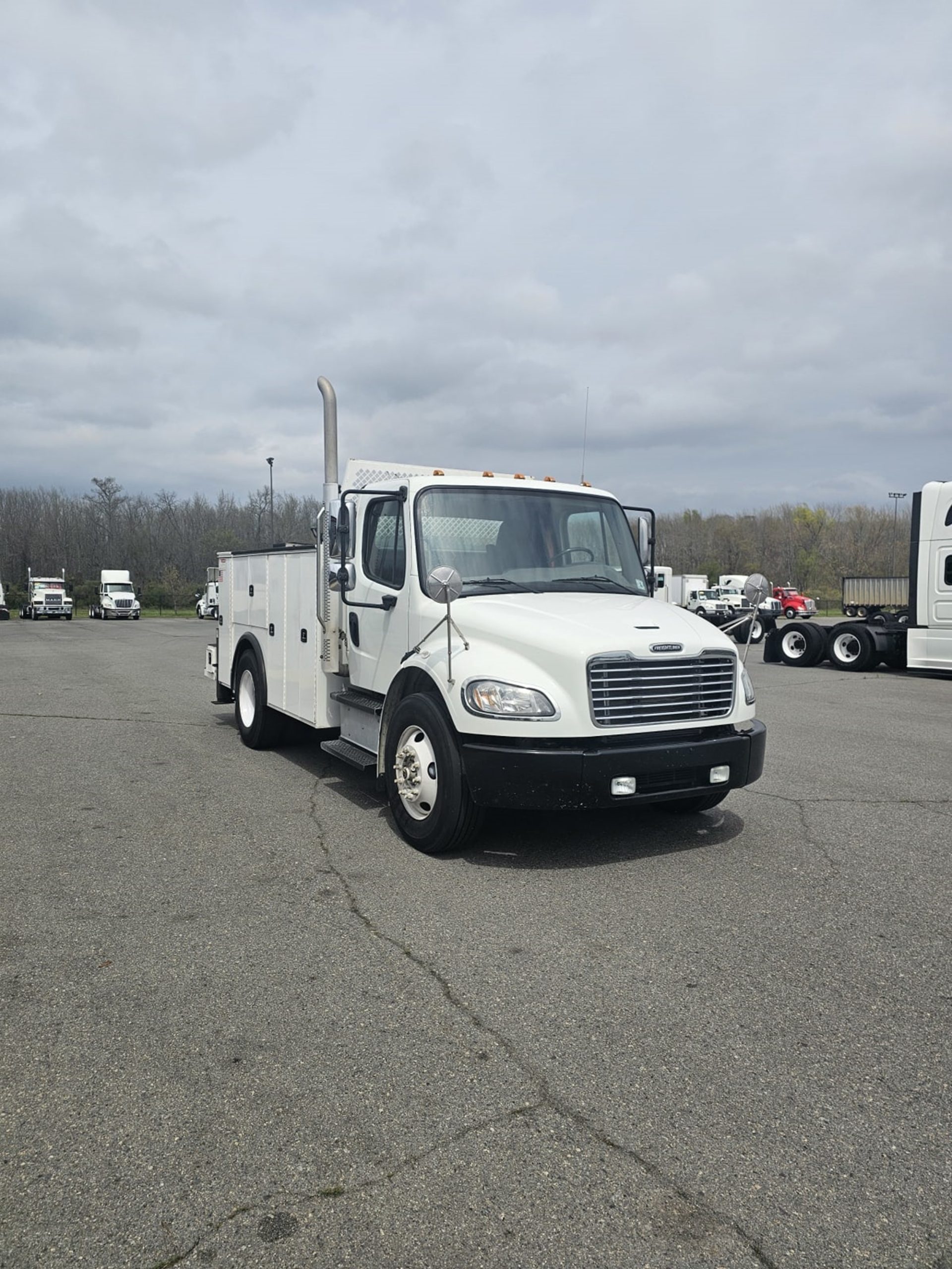 2018 Freightliner M2 - image 1 of 6