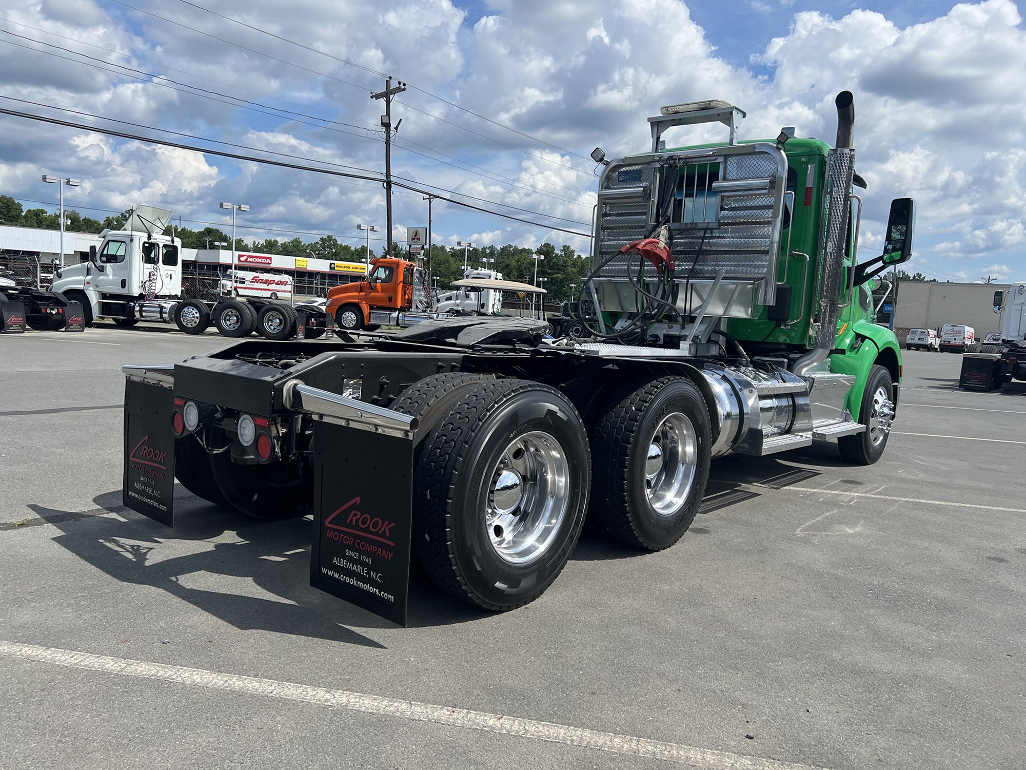 2017 Peterbilt 579 - image 5 of 6