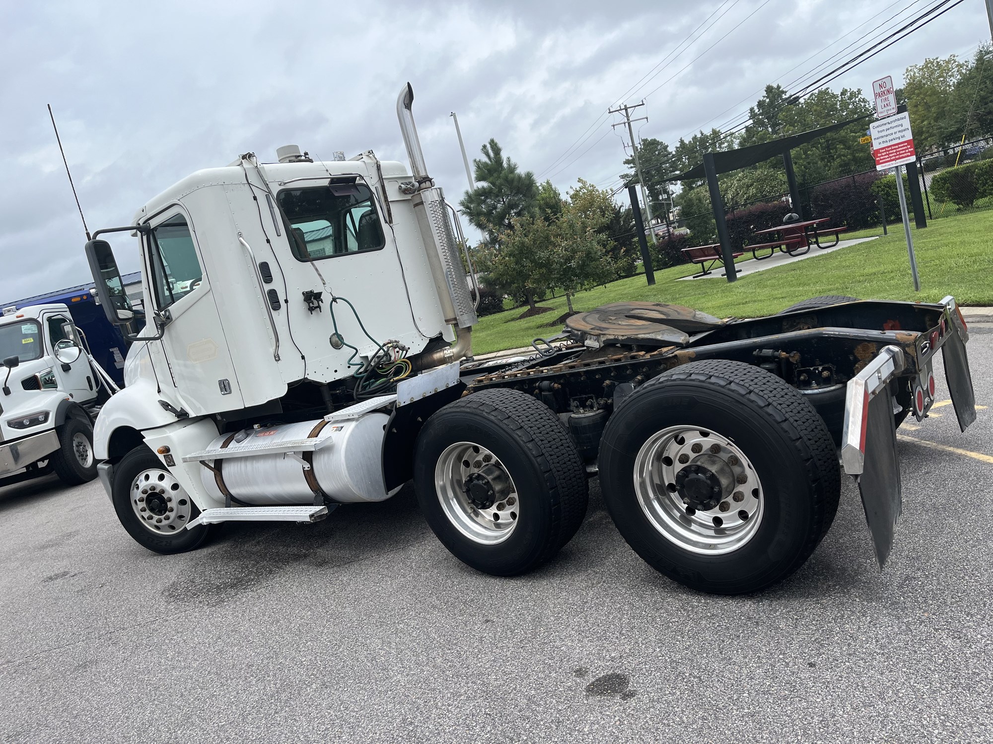 2005 FREIGHTLINER CONVENTIONAL - image 3 of 6