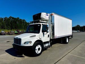 2017 Freightliner M2106 1723661798255