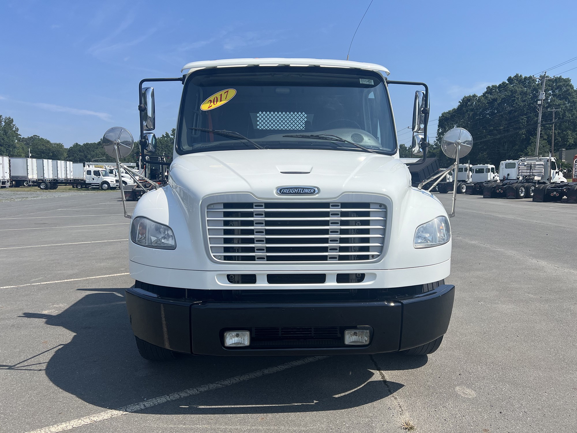 2017 Freightliner M2106 - image 2 of 6