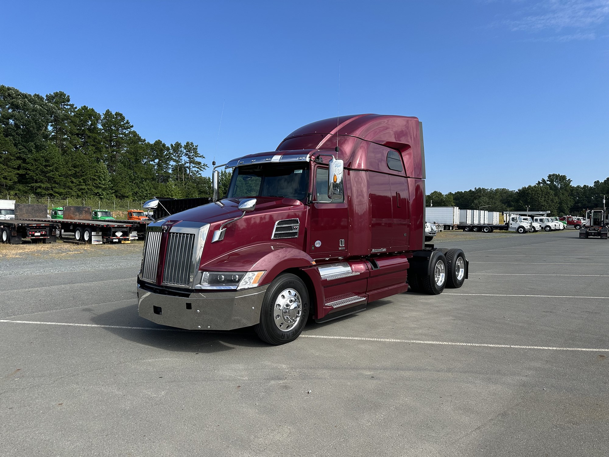 2020 Western Star 5700XE - image 1 of 6