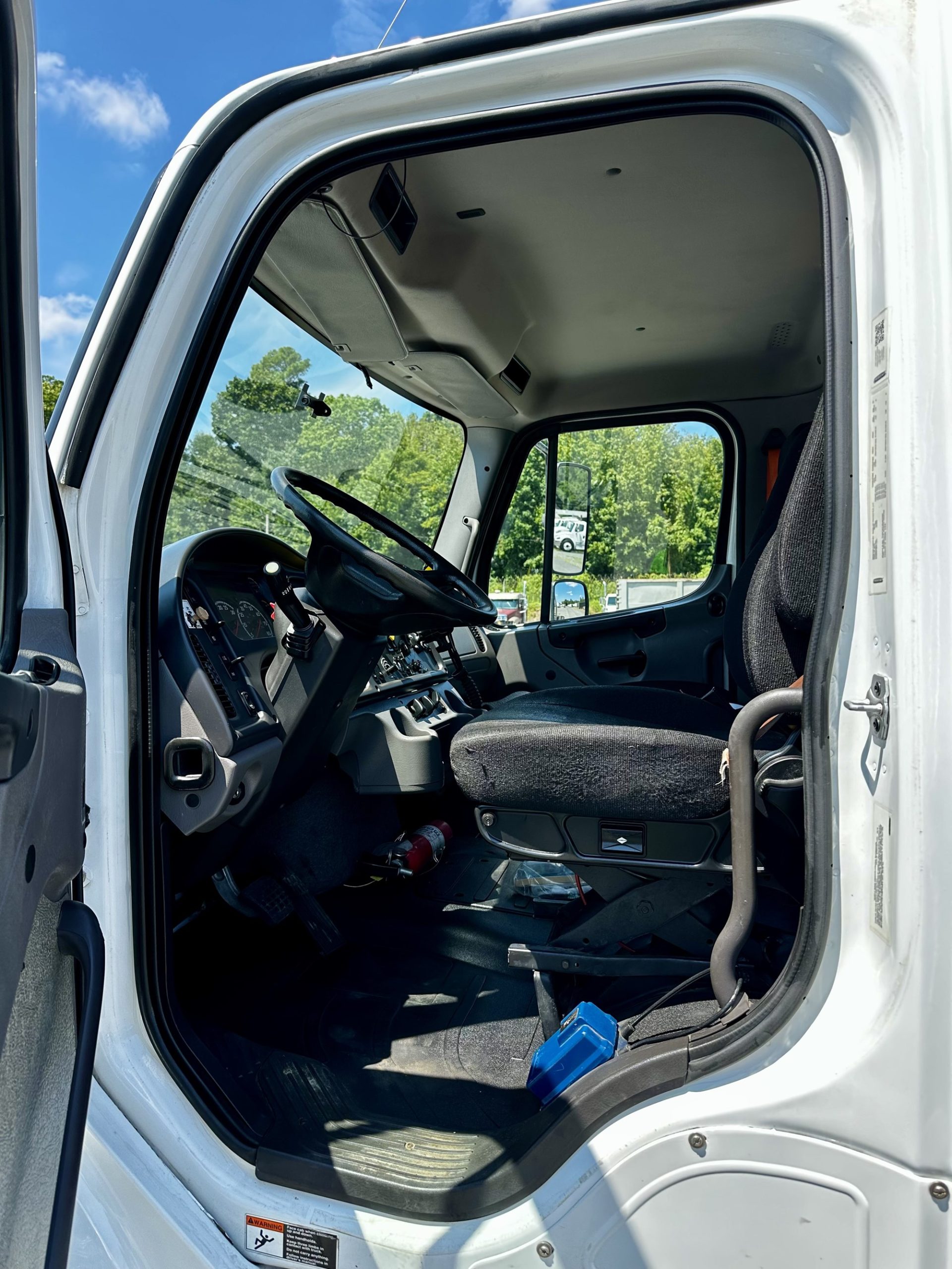 2019 Freightliner M2106 - image 5 of 6