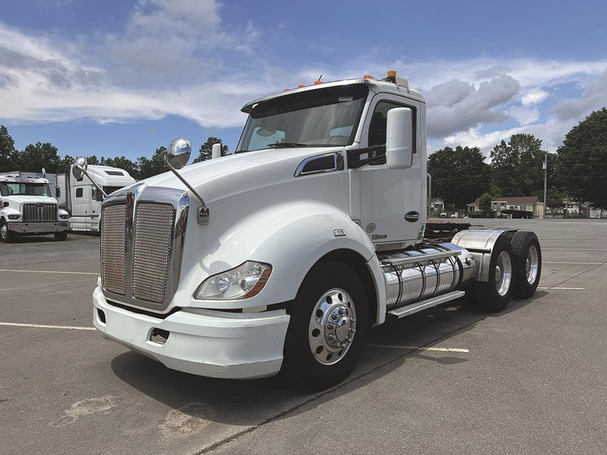 2014 Kenworth T680 - image 1 of 2