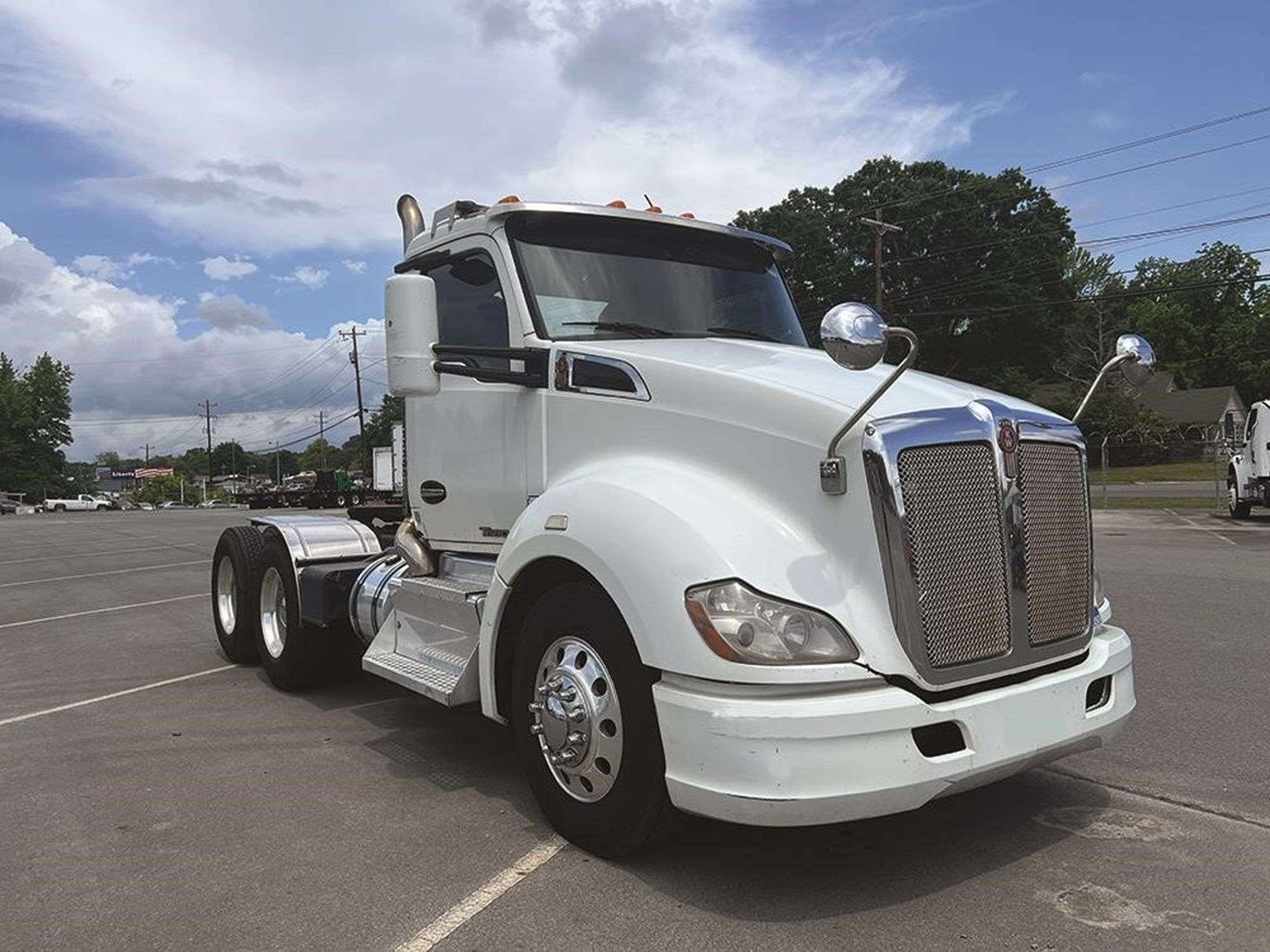 2014 Kenworth T680 - image 2 of 2