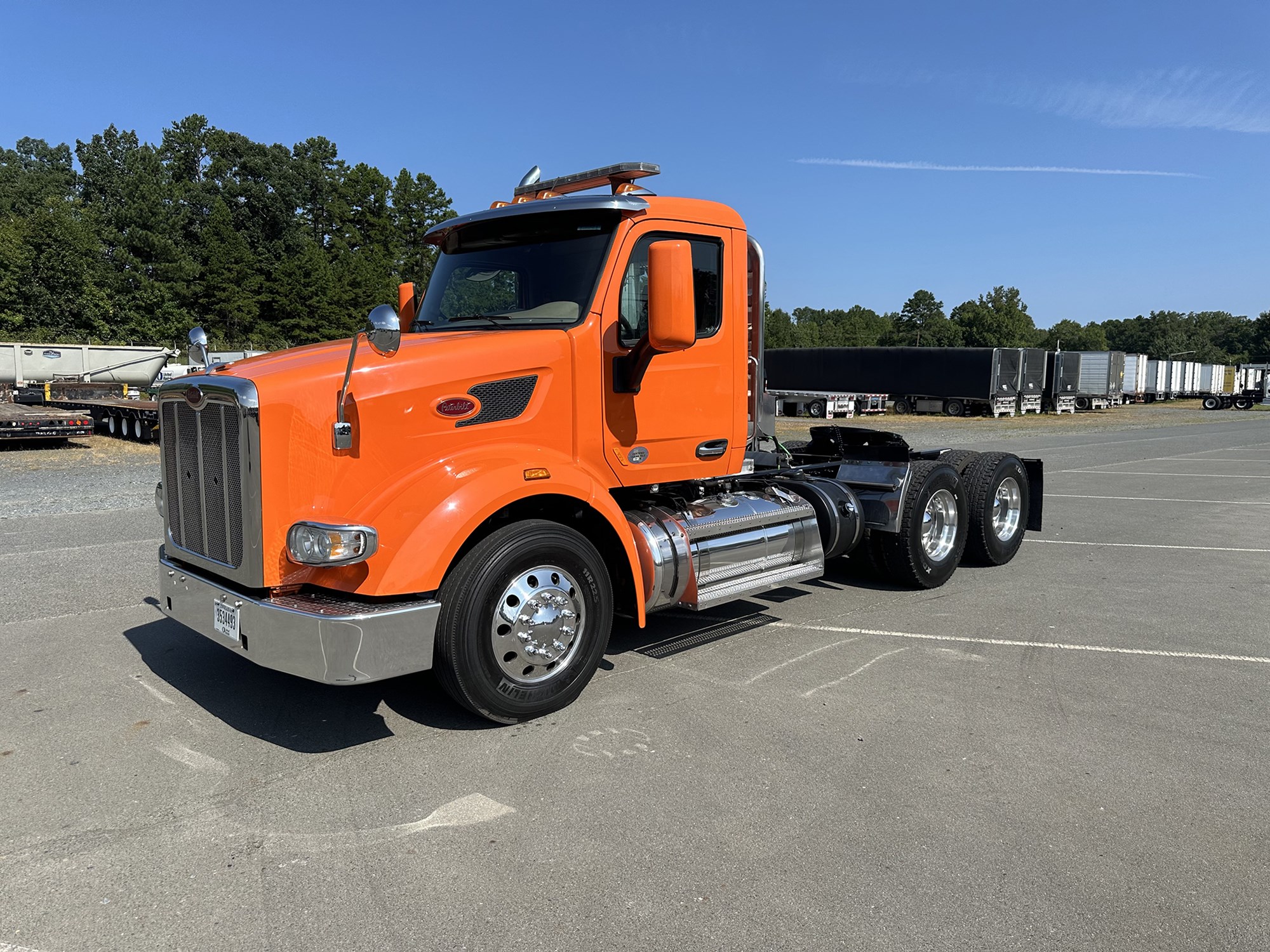 2019 Peterbilt 567 - image 1 of 6