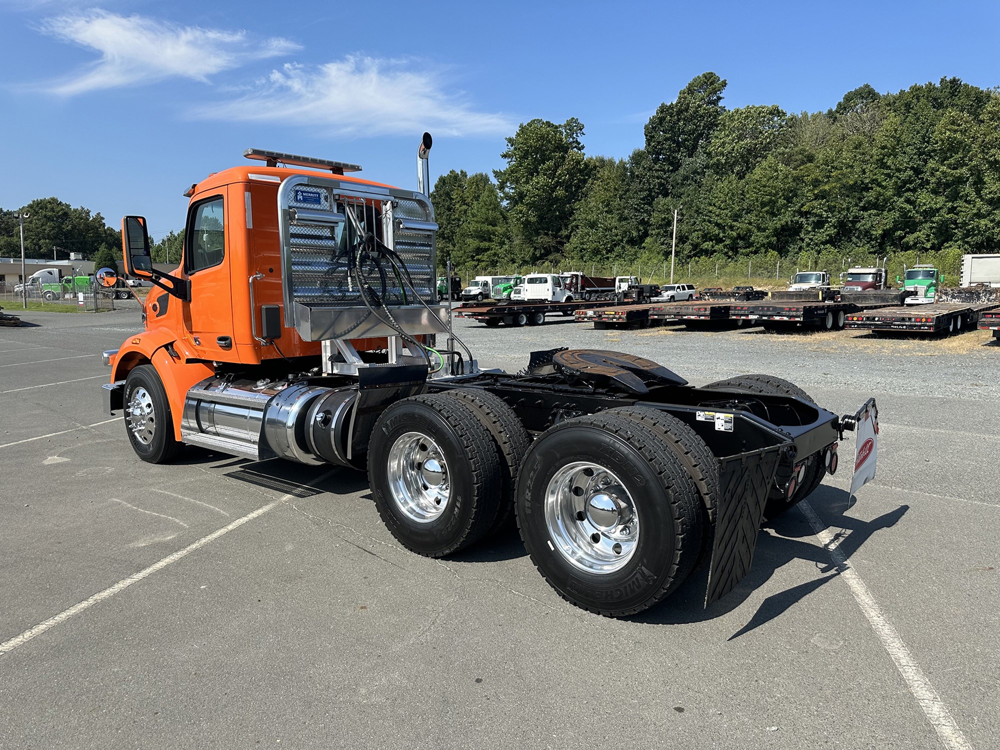 2019 Peterbilt 567 - image 3 of 6