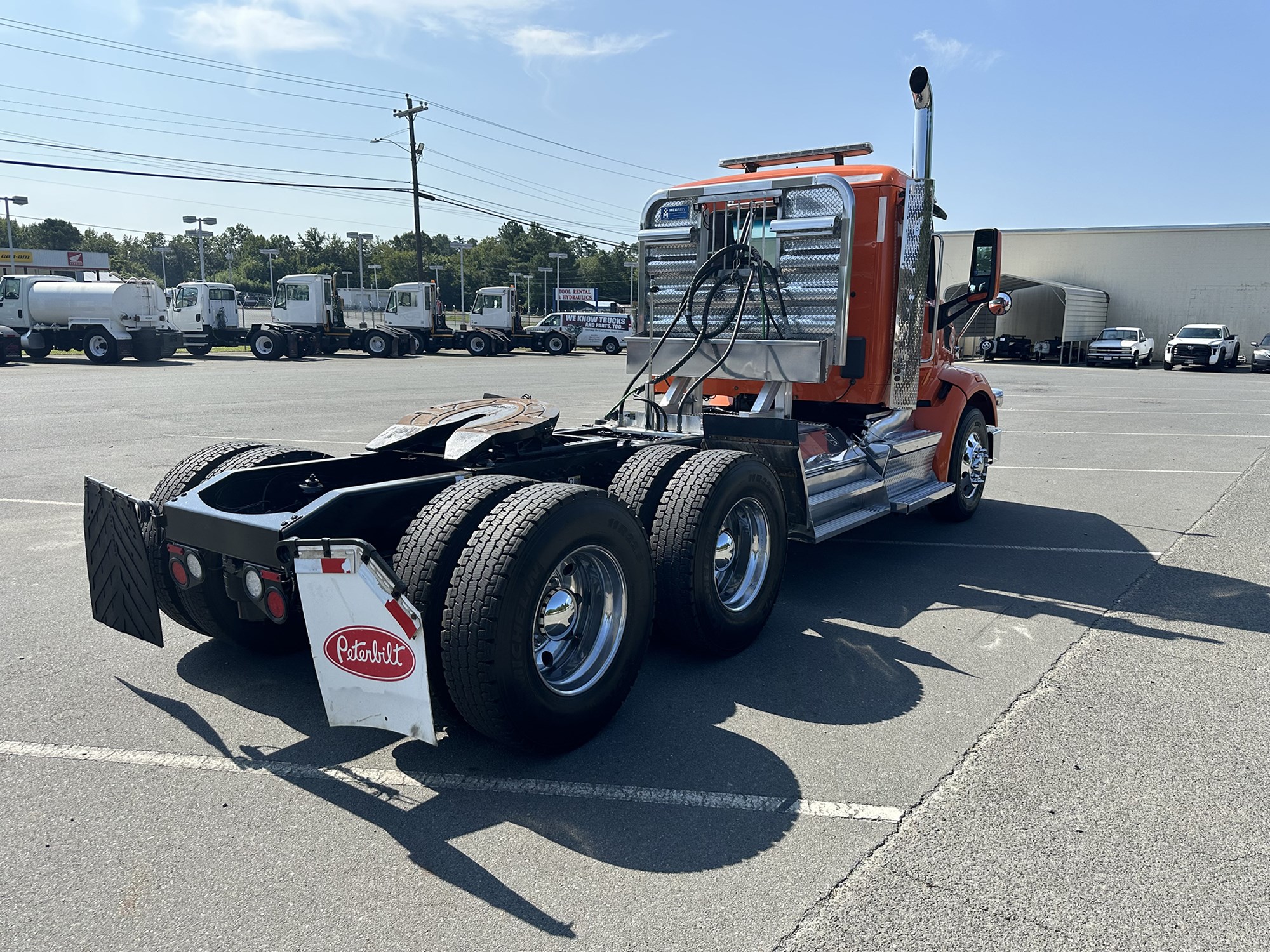 2019 Peterbilt 567 - image 5 of 6