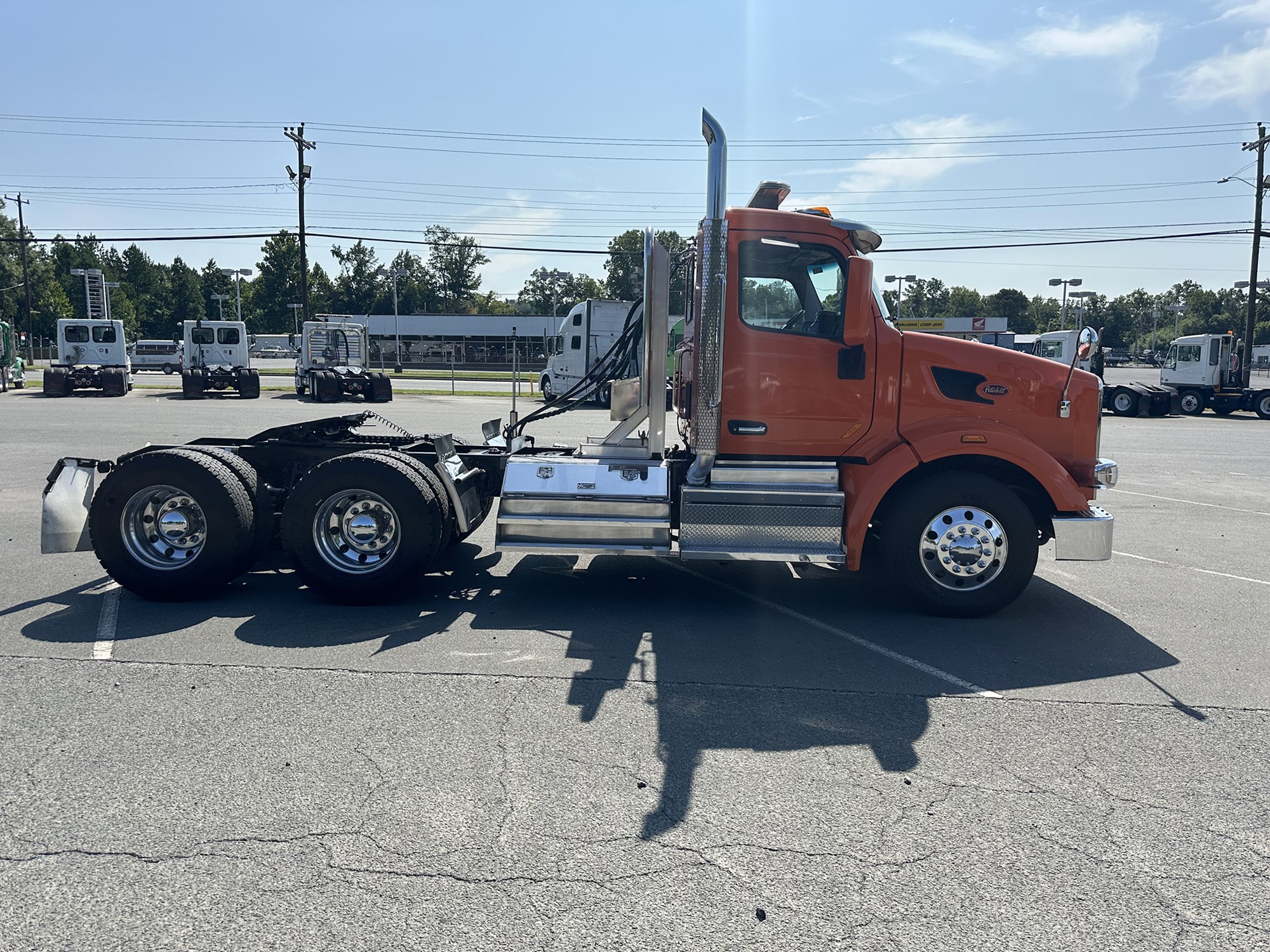 2019 Peterbilt 567 - image 6 of 6