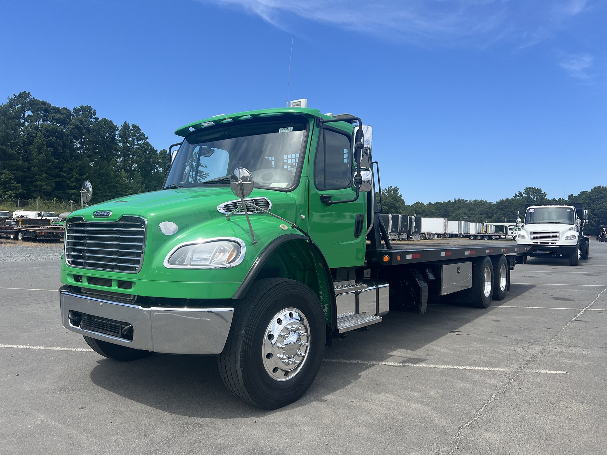 2017 FREIGHTLINER M2 - image 1 of 6