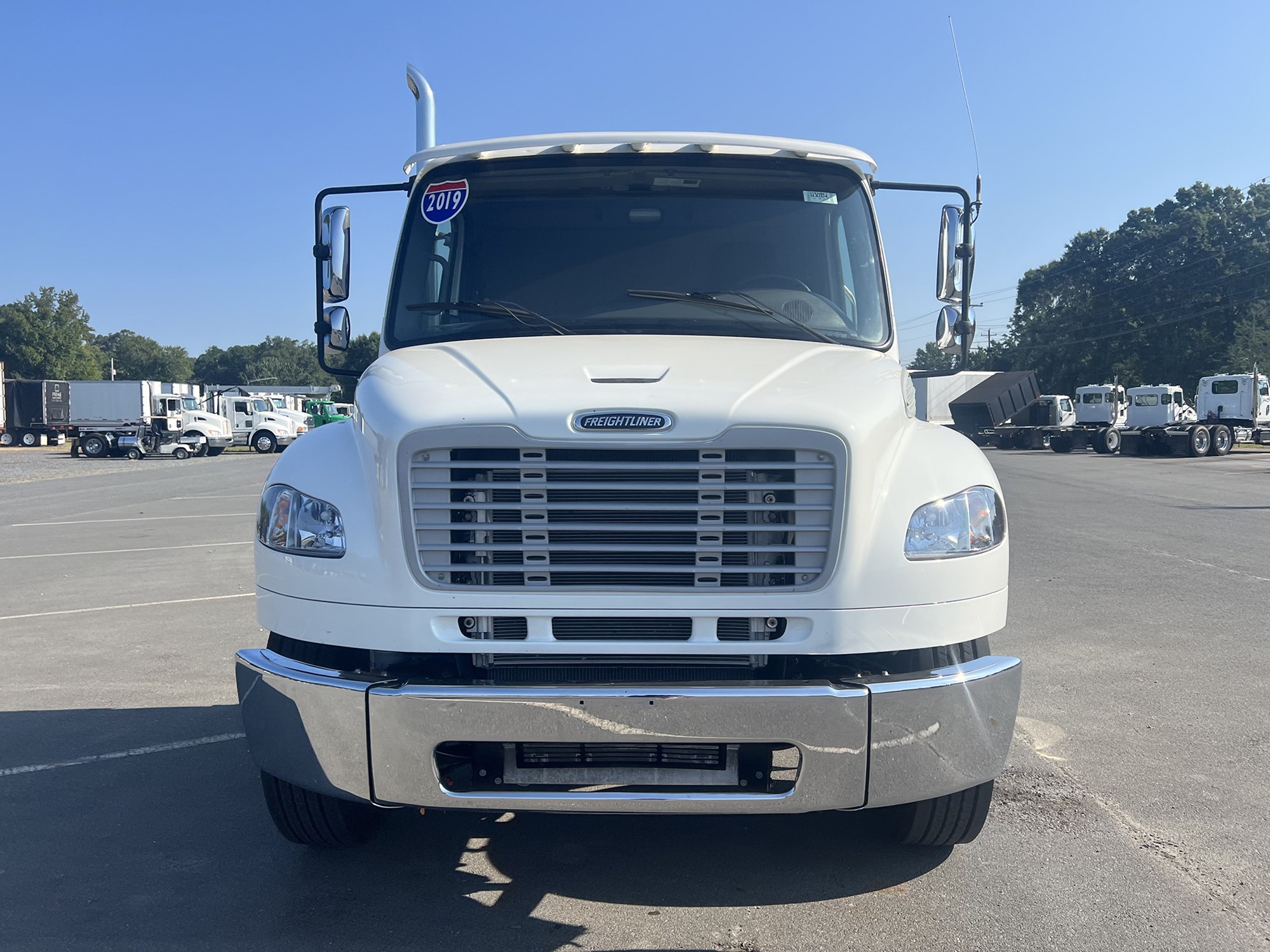 2019 Freightliner M2106 - image 2 of 6