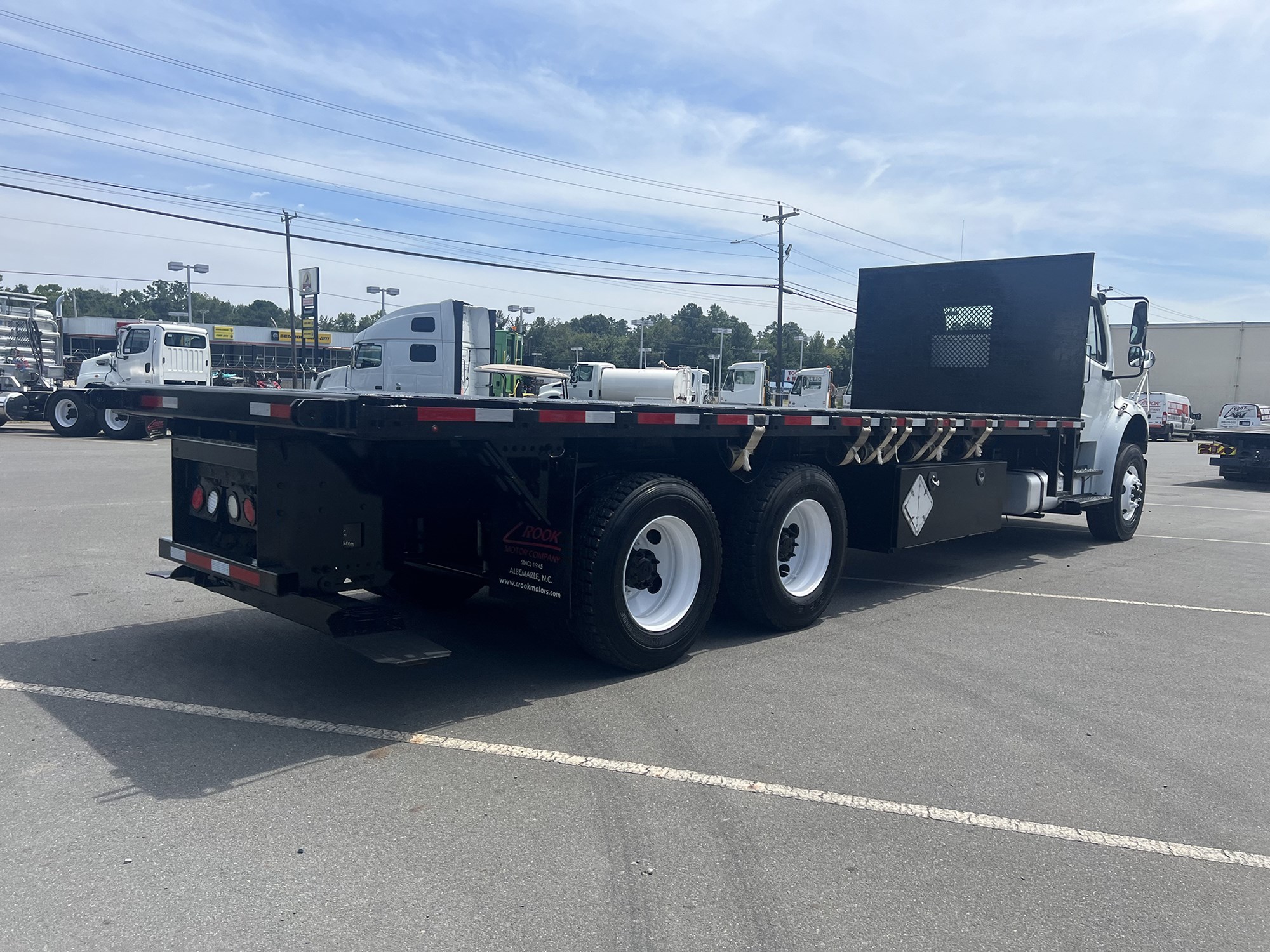 2016 Freightliner M2106 - image 5 of 6