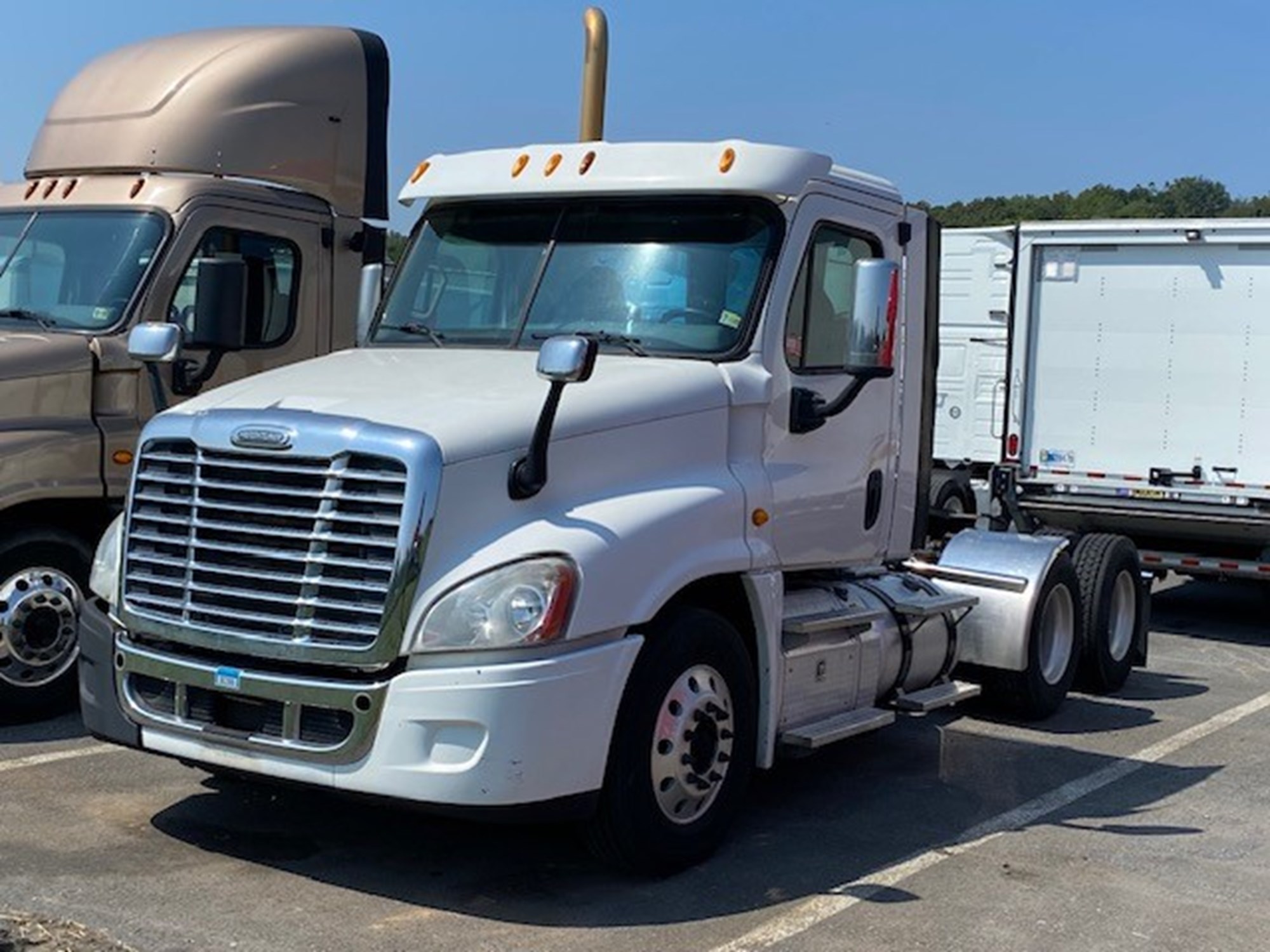 2013 FREIGHTLINER CASCADIA 125 - image 1 of 1