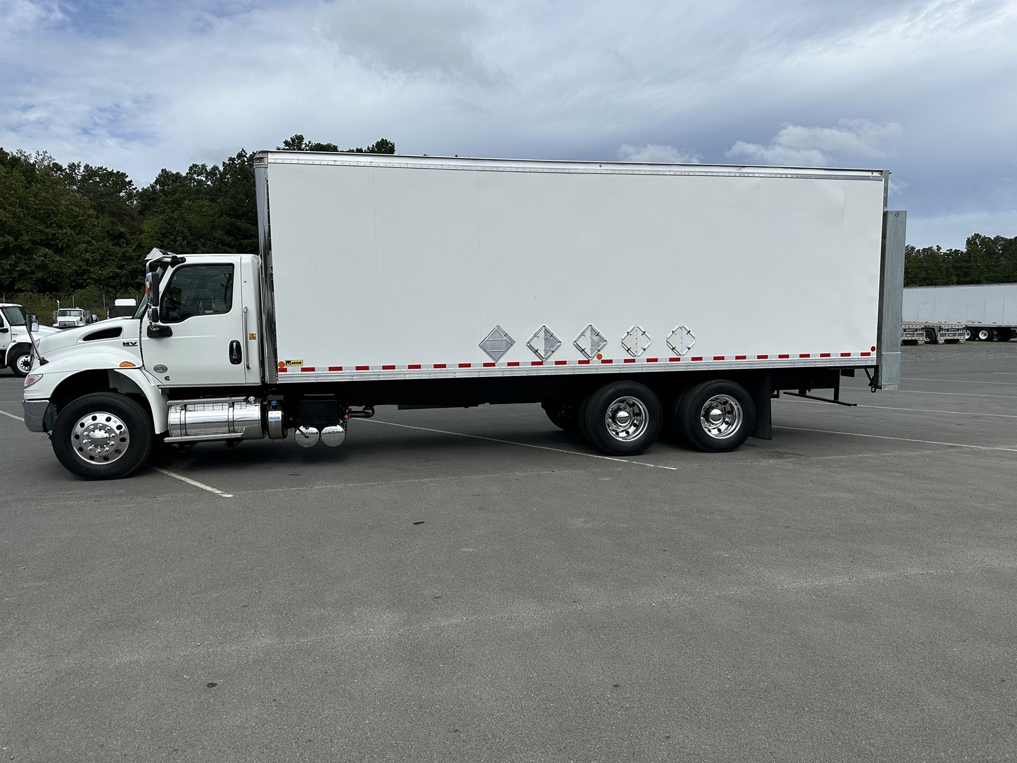 2020 International MV607 - image 2 of 6