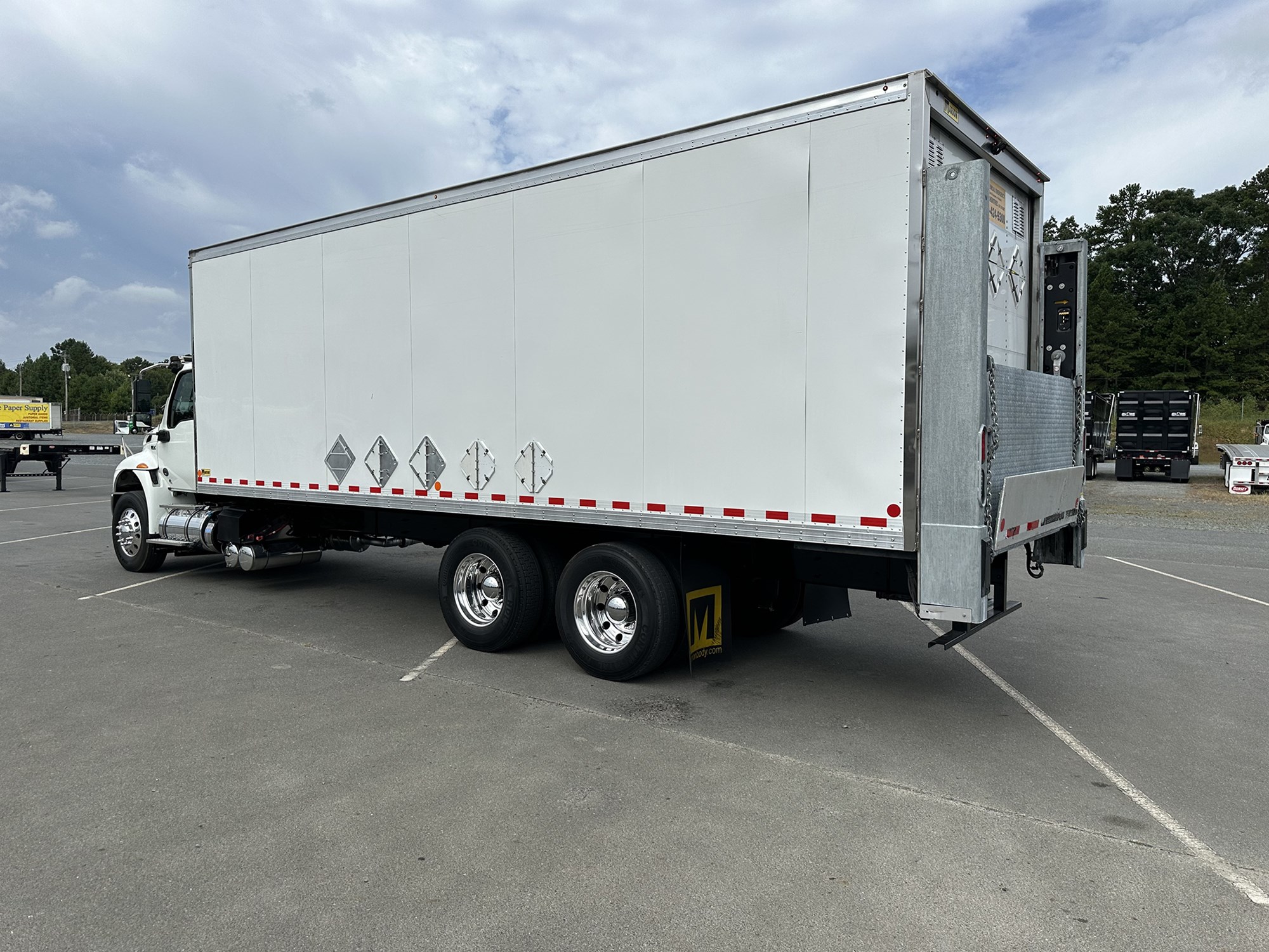 2020 International MV607 - image 3 of 6