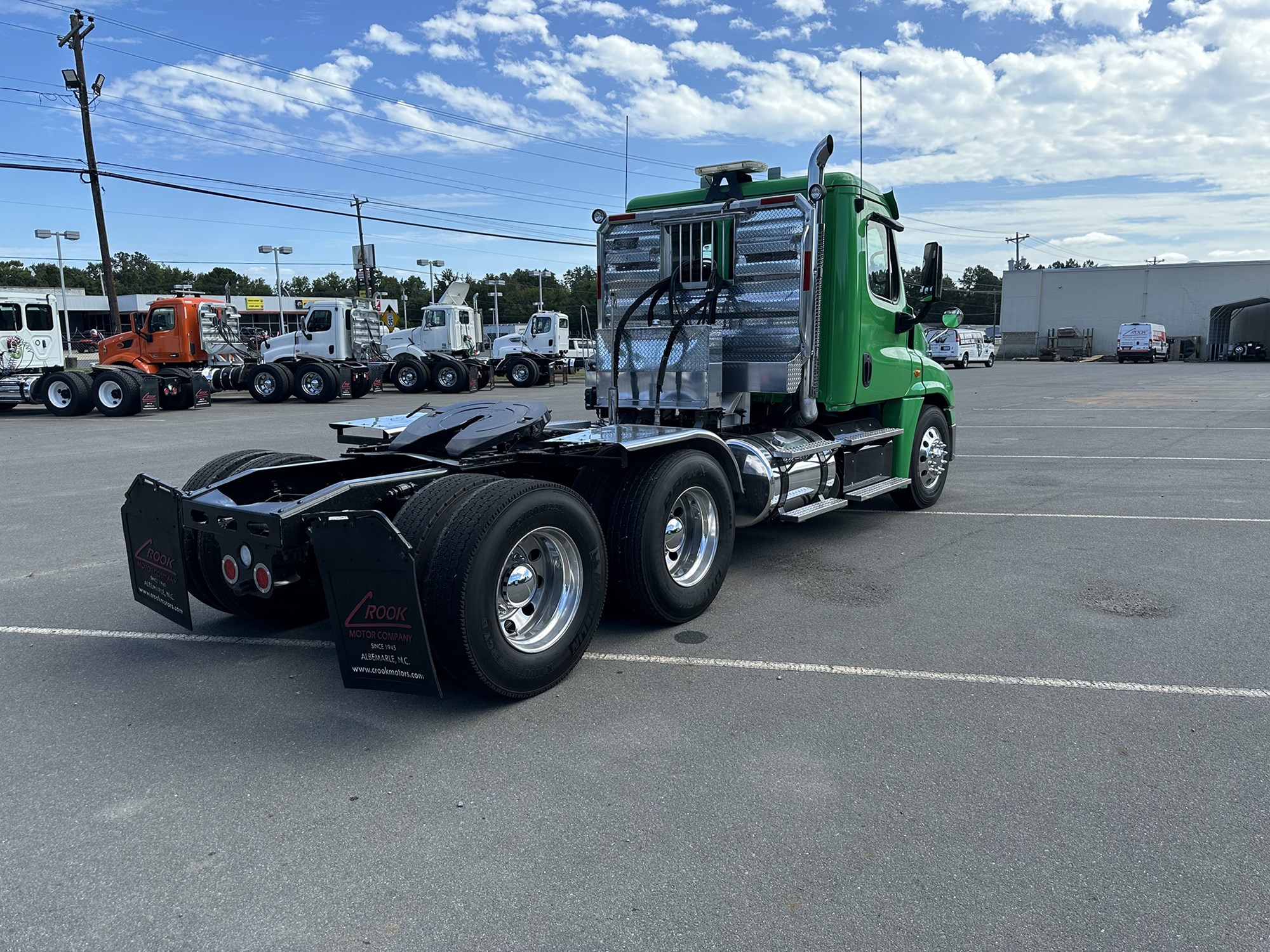 2017 FREIGHTLINER CASCADIA 125 - image 5 of 6