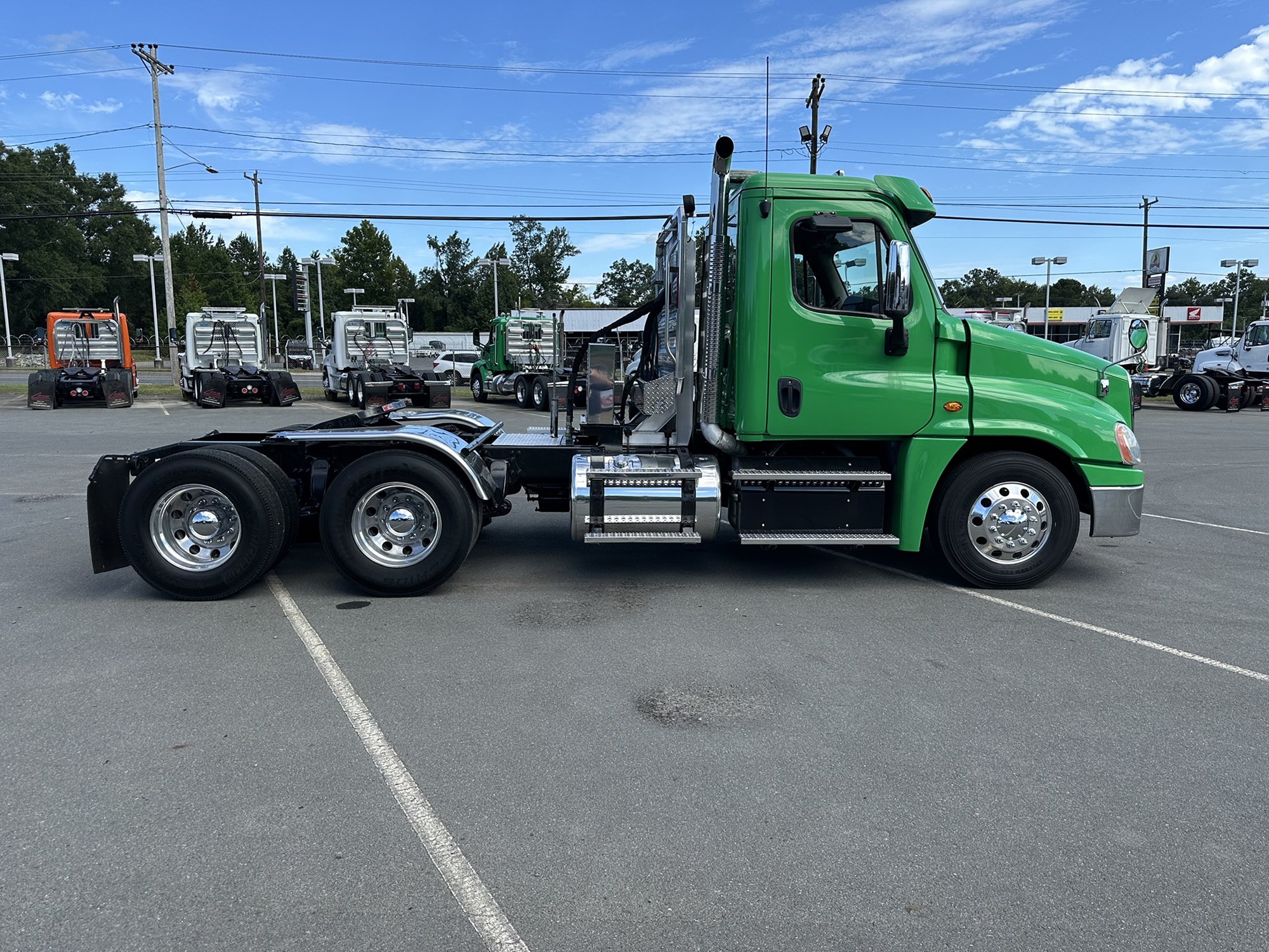 2017 FREIGHTLINER CASCADIA 125 - image 6 of 6