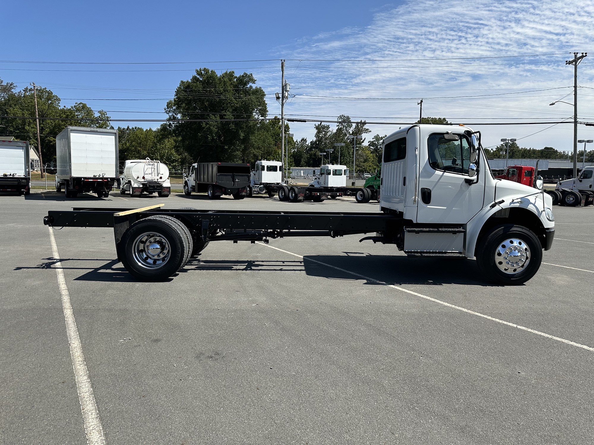 2017 Freightliner M2 - image 6 of 6