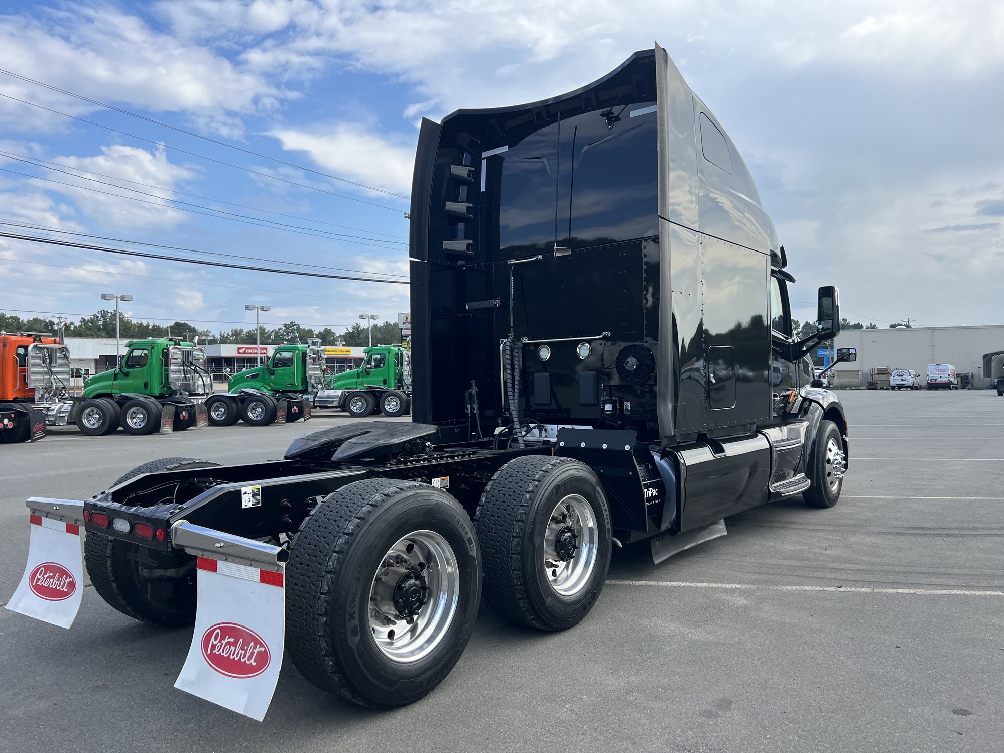 2020 PETERBILT 579 - image 3 of 6