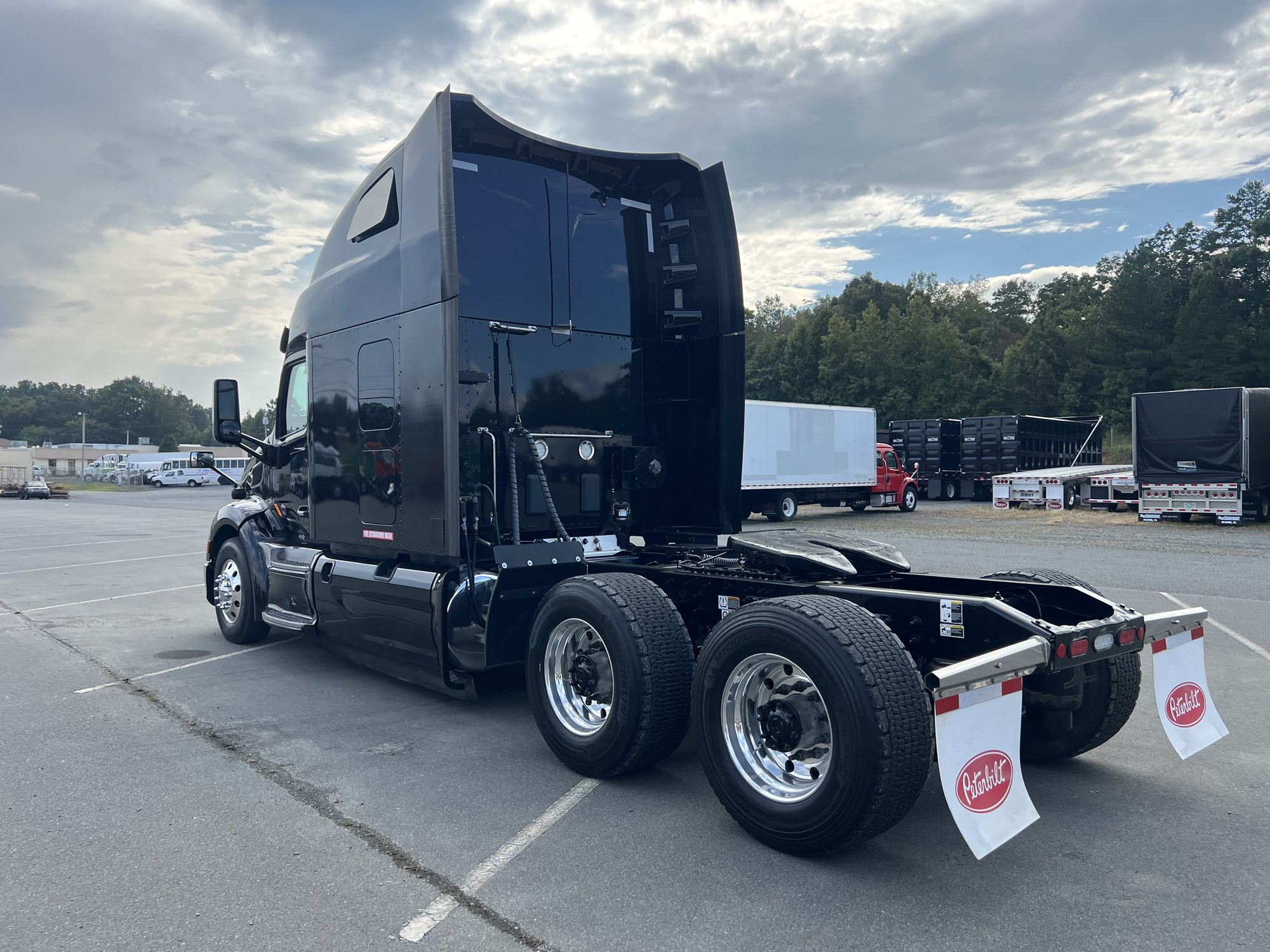 2020 PETERBILT 579 - image 4 of 6