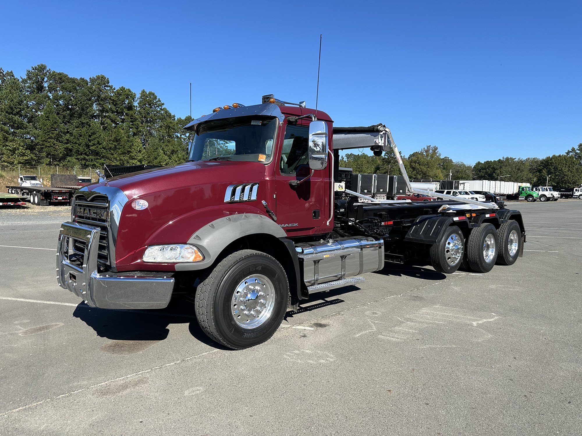 2016 Mack GU (Granite) - image 1 of 6