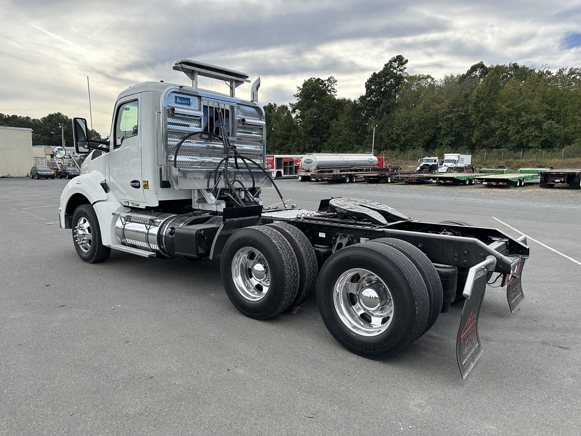 2018 Kenworth T880 - image 3 of 6